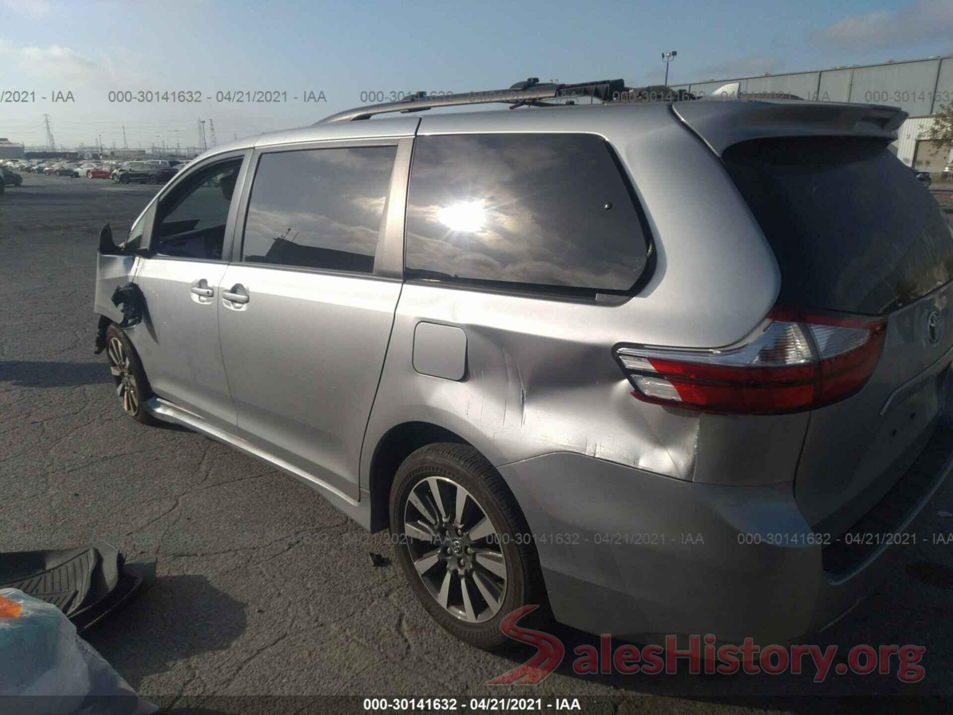 5TDJZ3DC5JS208342 2018 TOYOTA SIENNA