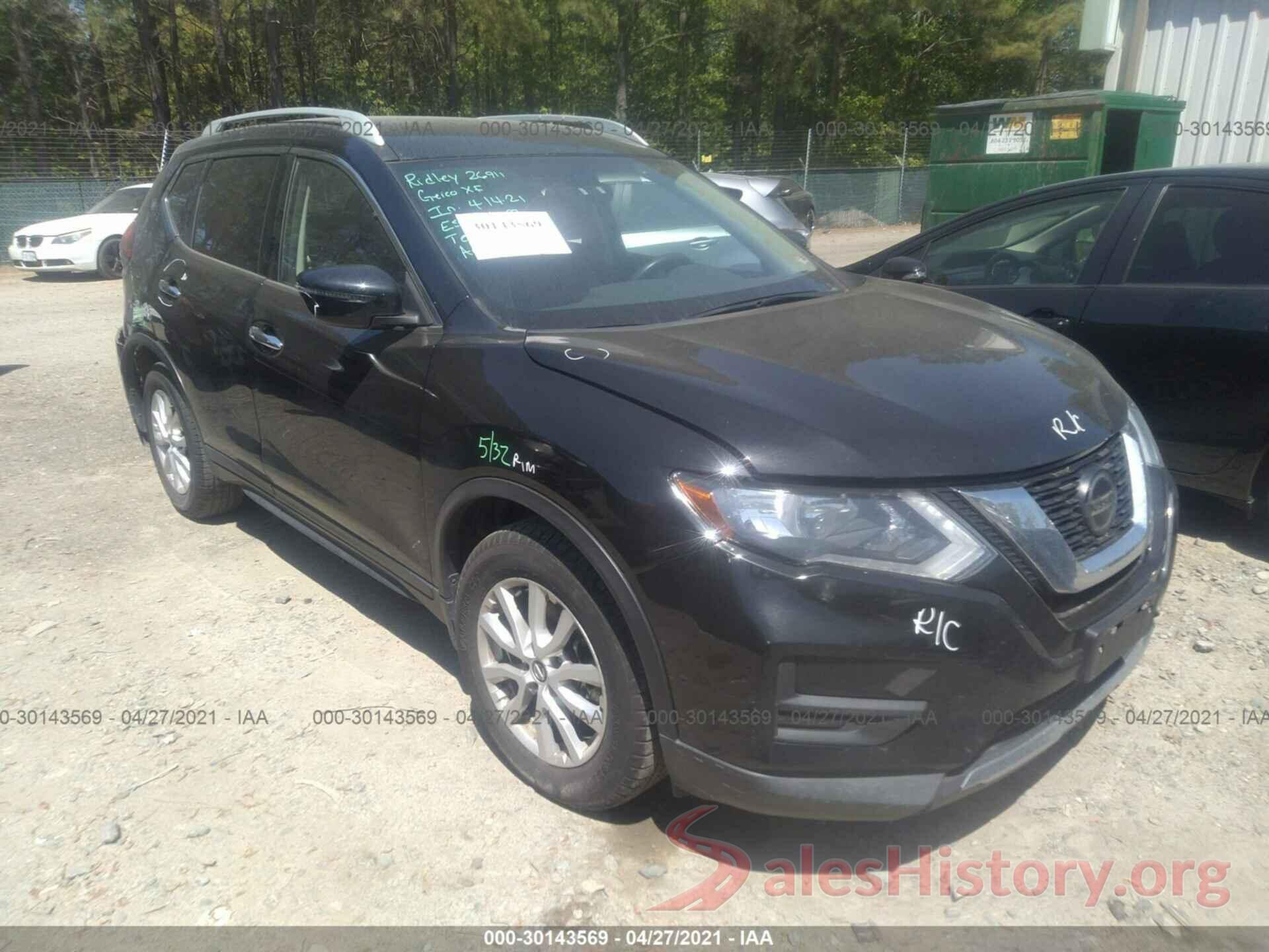 5N1AT2MT1JC810647 2018 NISSAN ROGUE