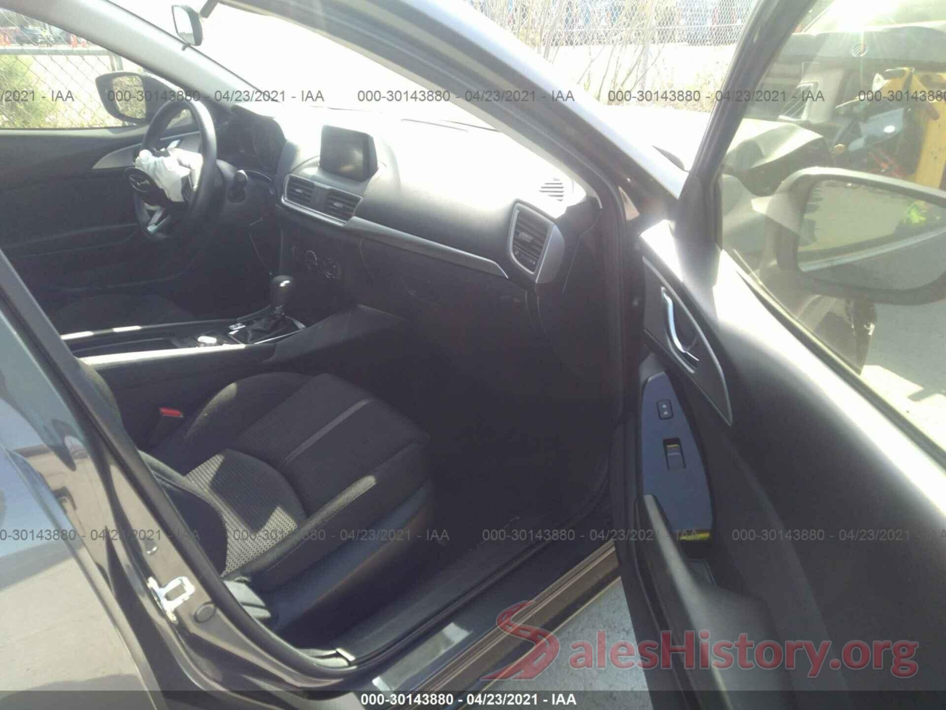 3MZBN1U73JM242946 2018 MAZDA MAZDA3 4-DOOR