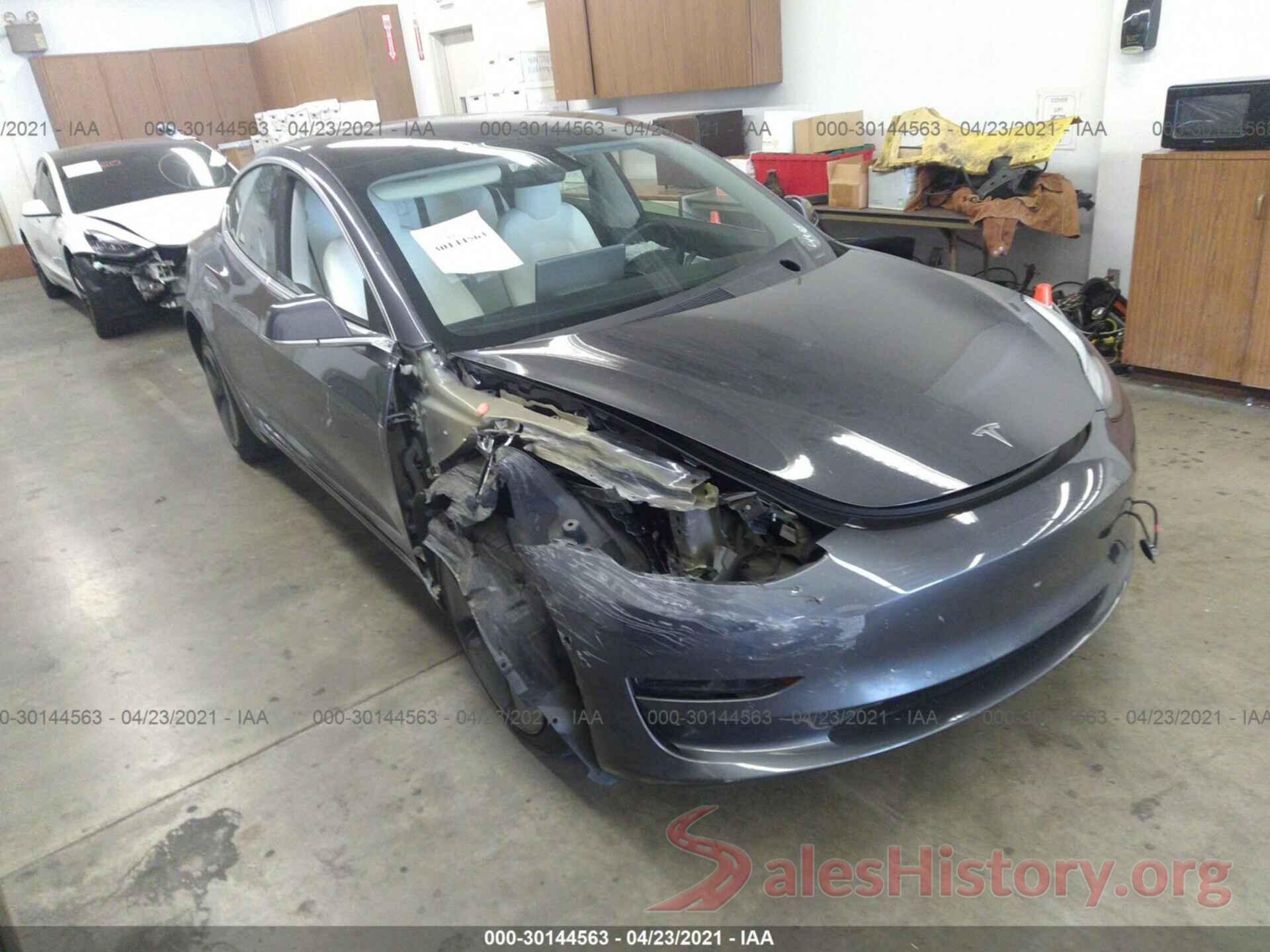 5YJ3E1EB9JF113057 2018 TESLA MODEL 3