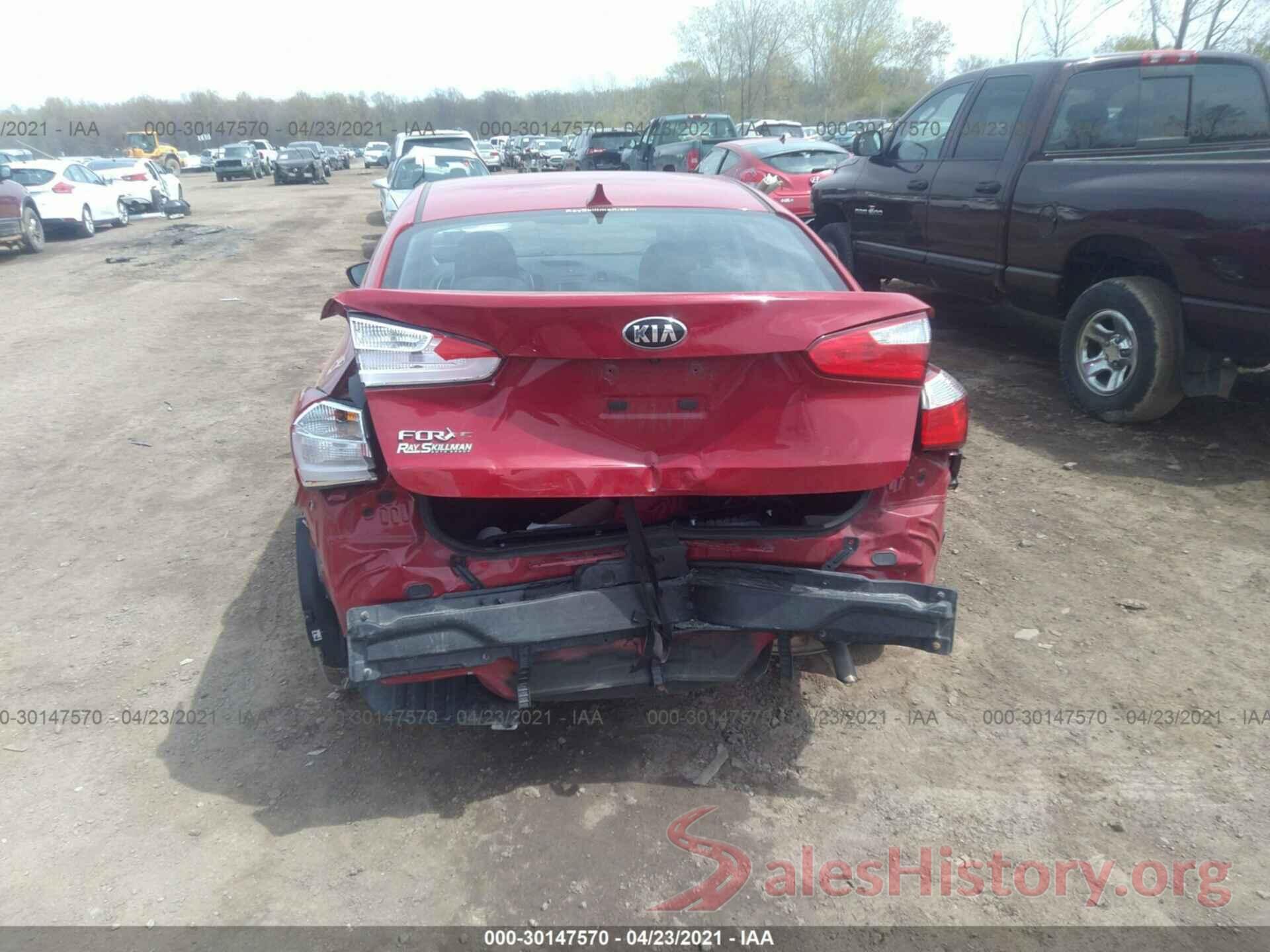 KNAFX4A60G5555735 2016 KIA FORTE