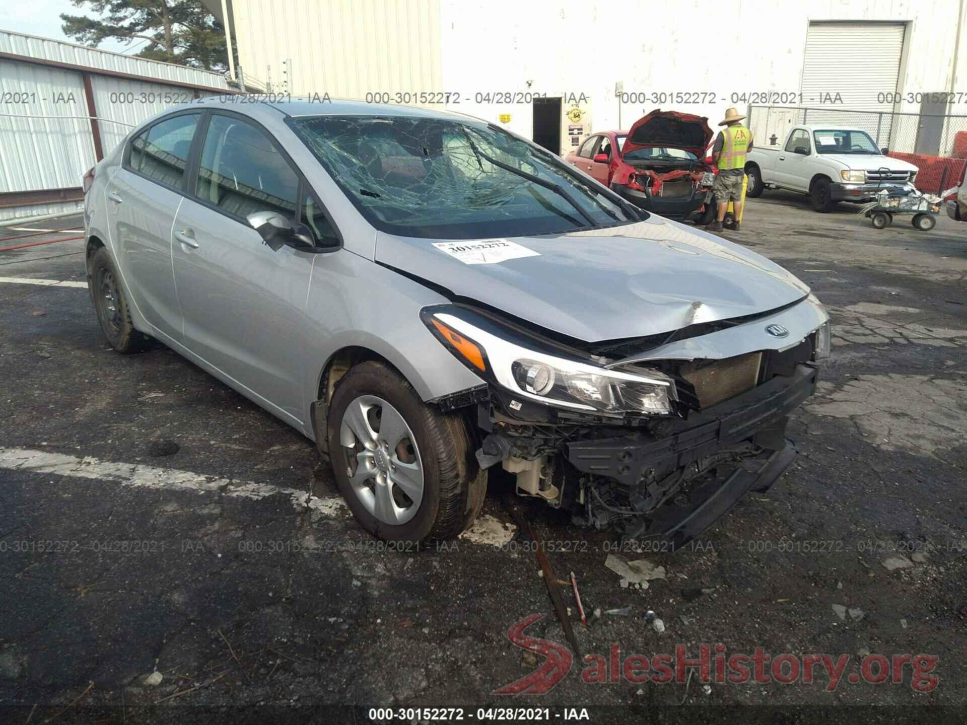 3KPFK4A71HE121985 2017 KIA FORTE