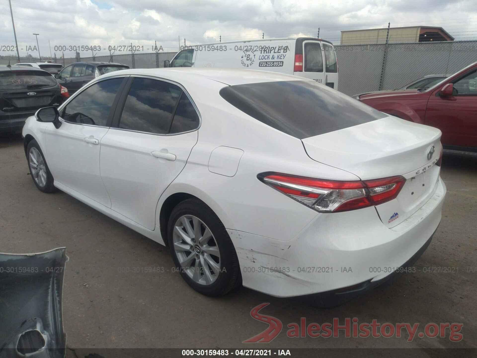 4T1B11HK9JU670427 2018 TOYOTA CAMRY