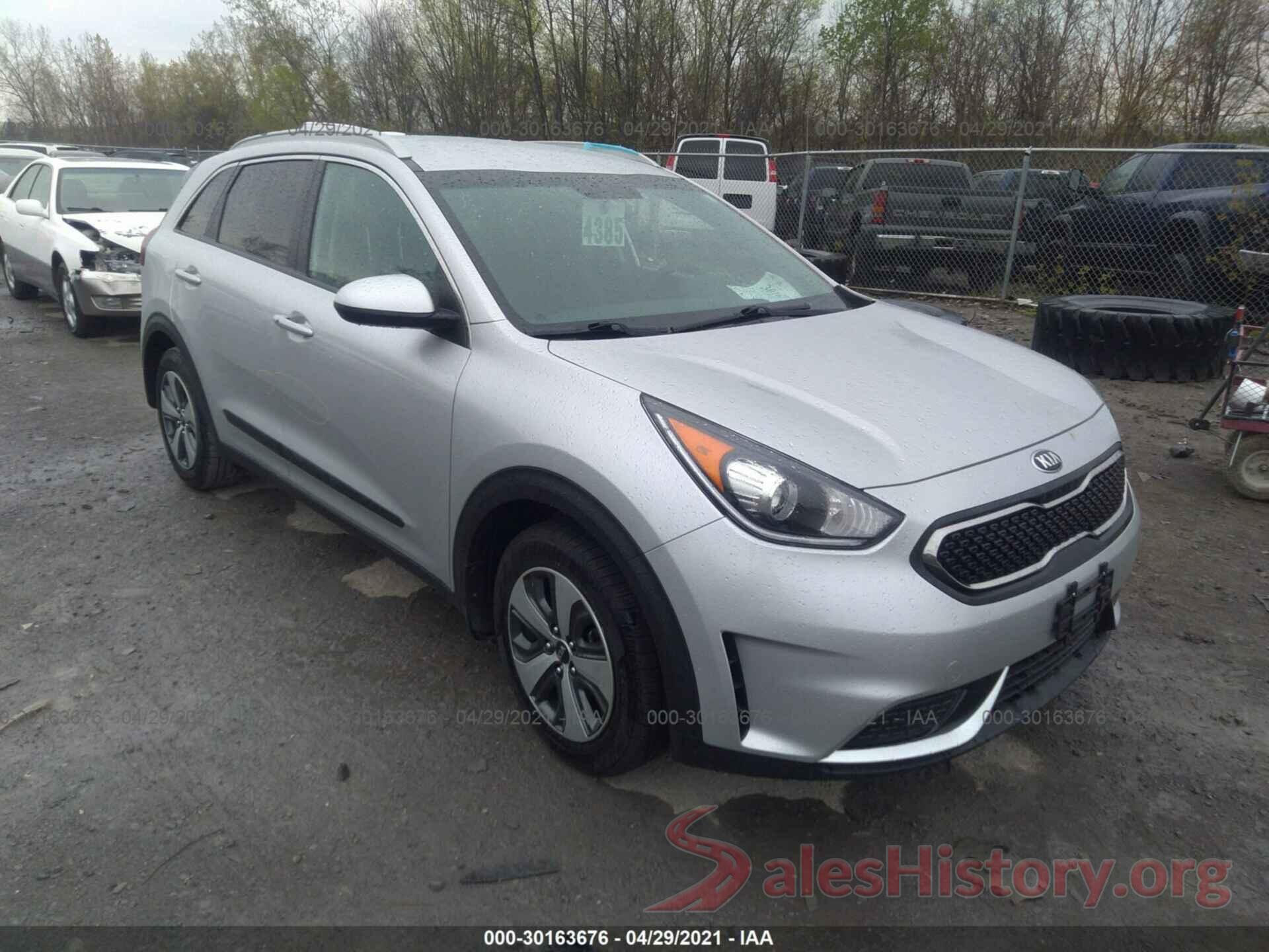 KNDCB3LCXH5068299 2017 KIA NIRO