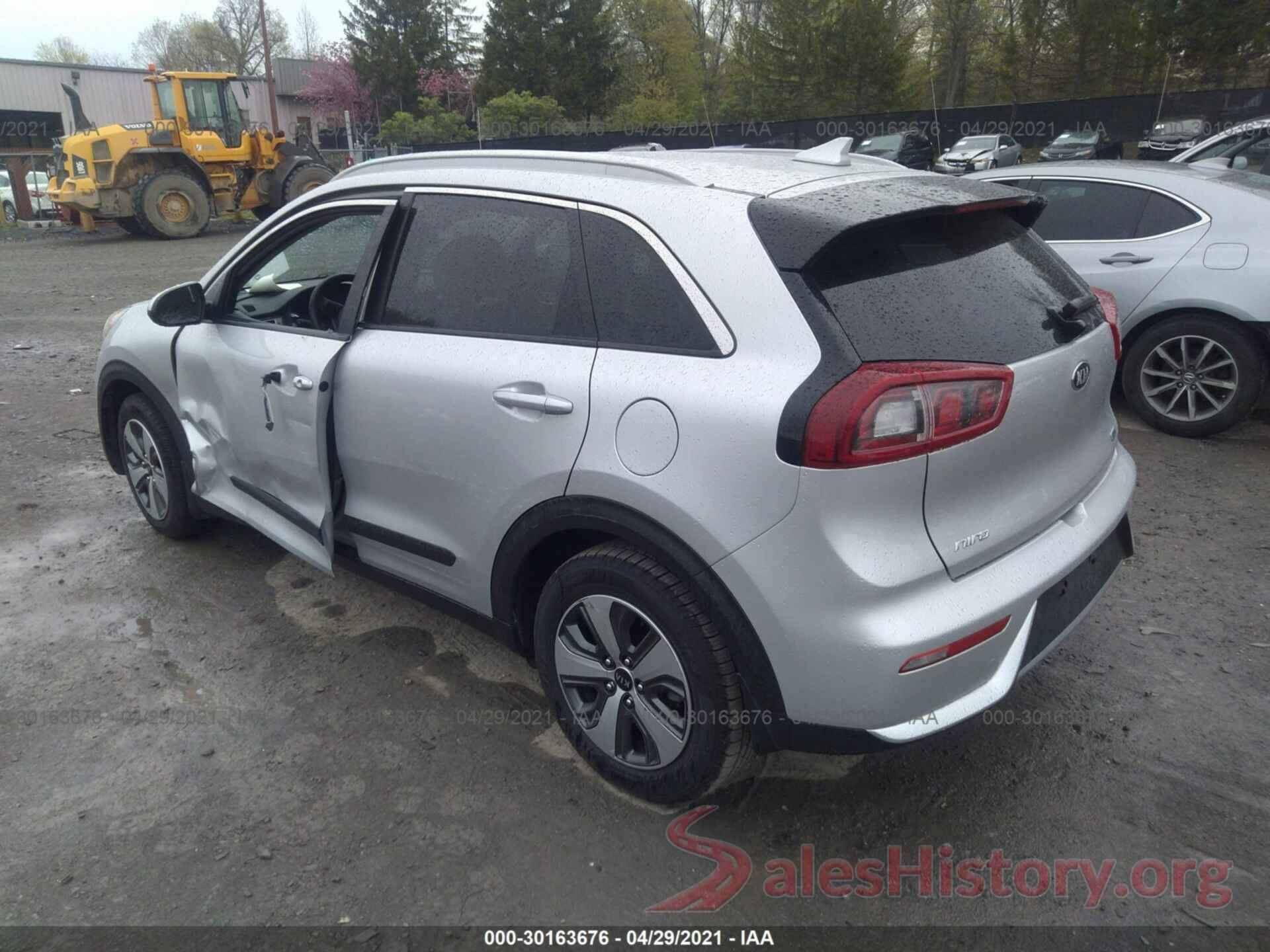 KNDCB3LCXH5068299 2017 KIA NIRO