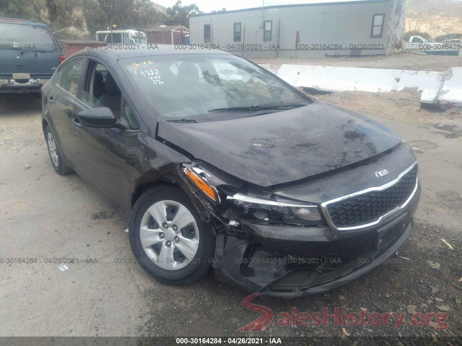 3KPFK4A74JE270865 2018 KIA FORTE