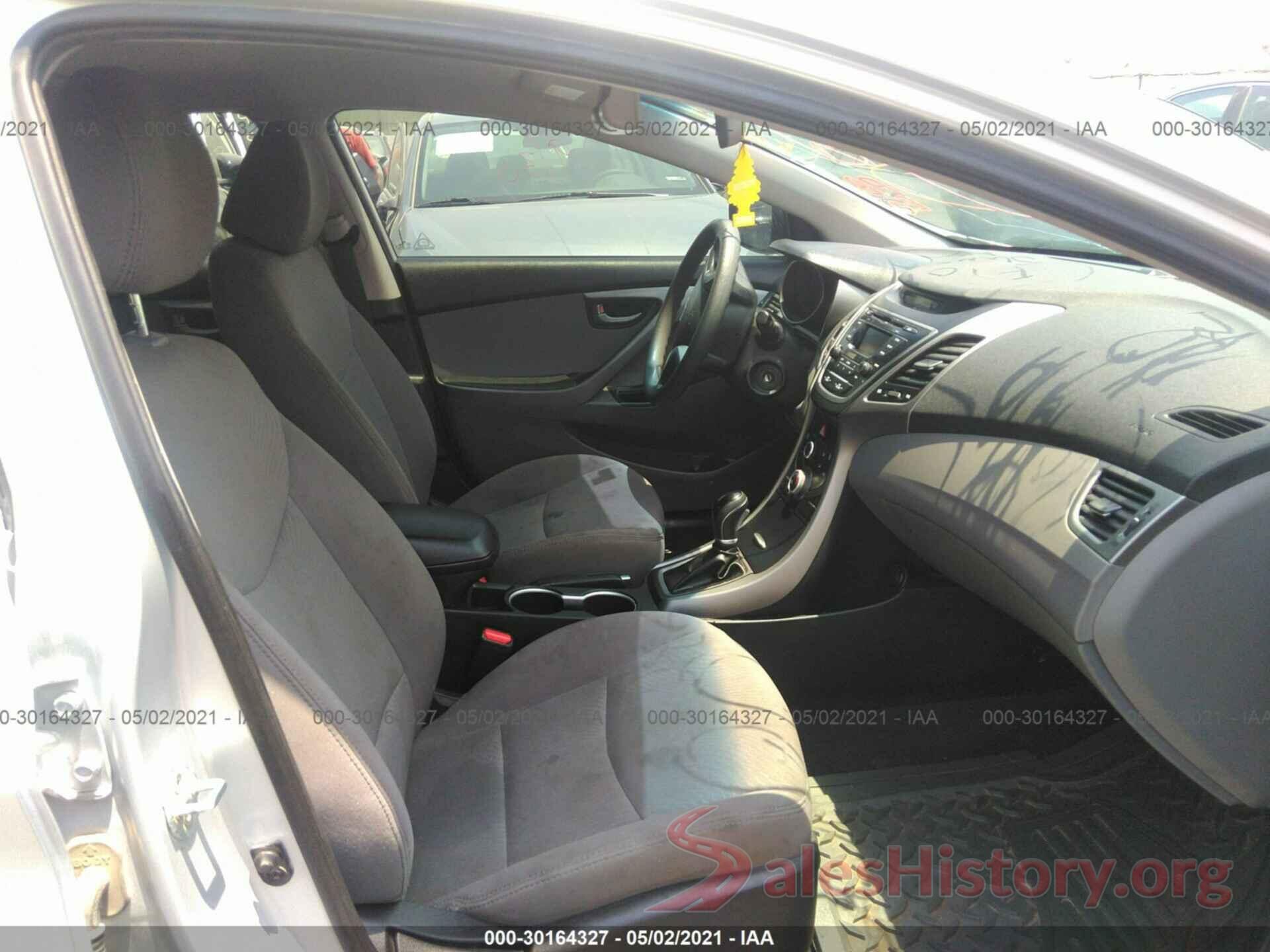 5NPDH4AEXGH675718 2016 HYUNDAI ELANTRA