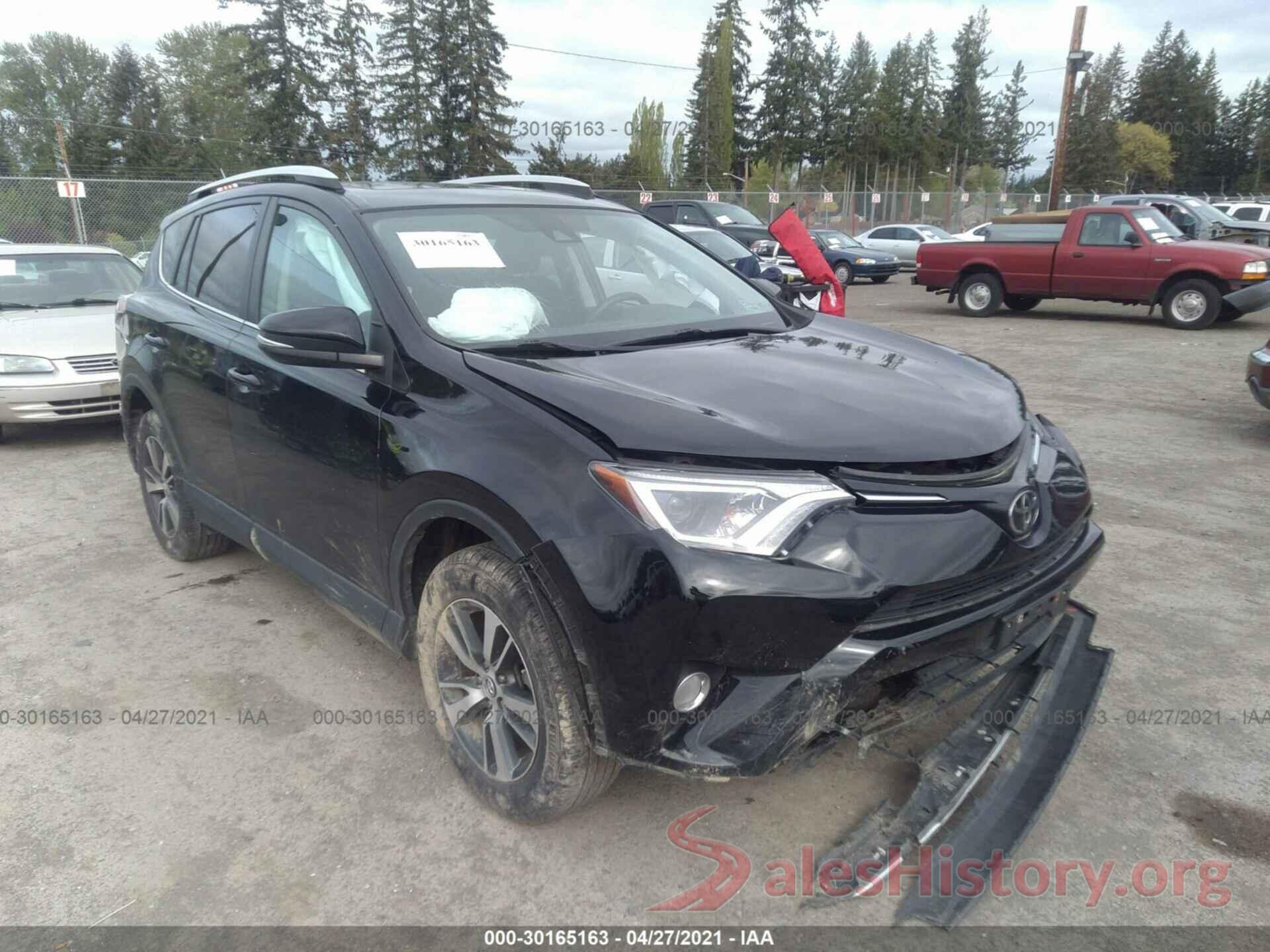 2T3RFREV1HW555285 2017 TOYOTA RAV4