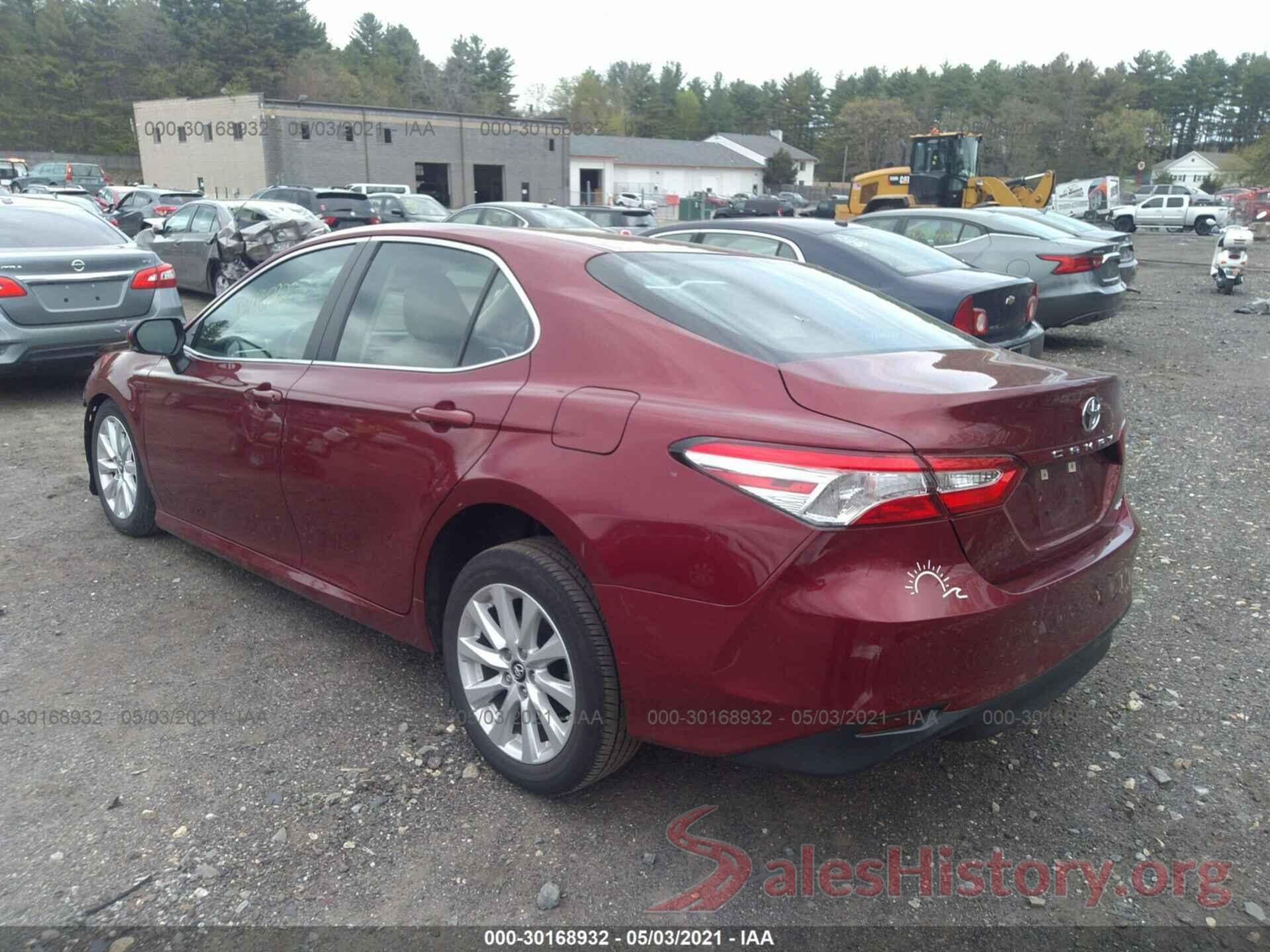 4T1B11HKXJU557585 2018 TOYOTA CAMRY