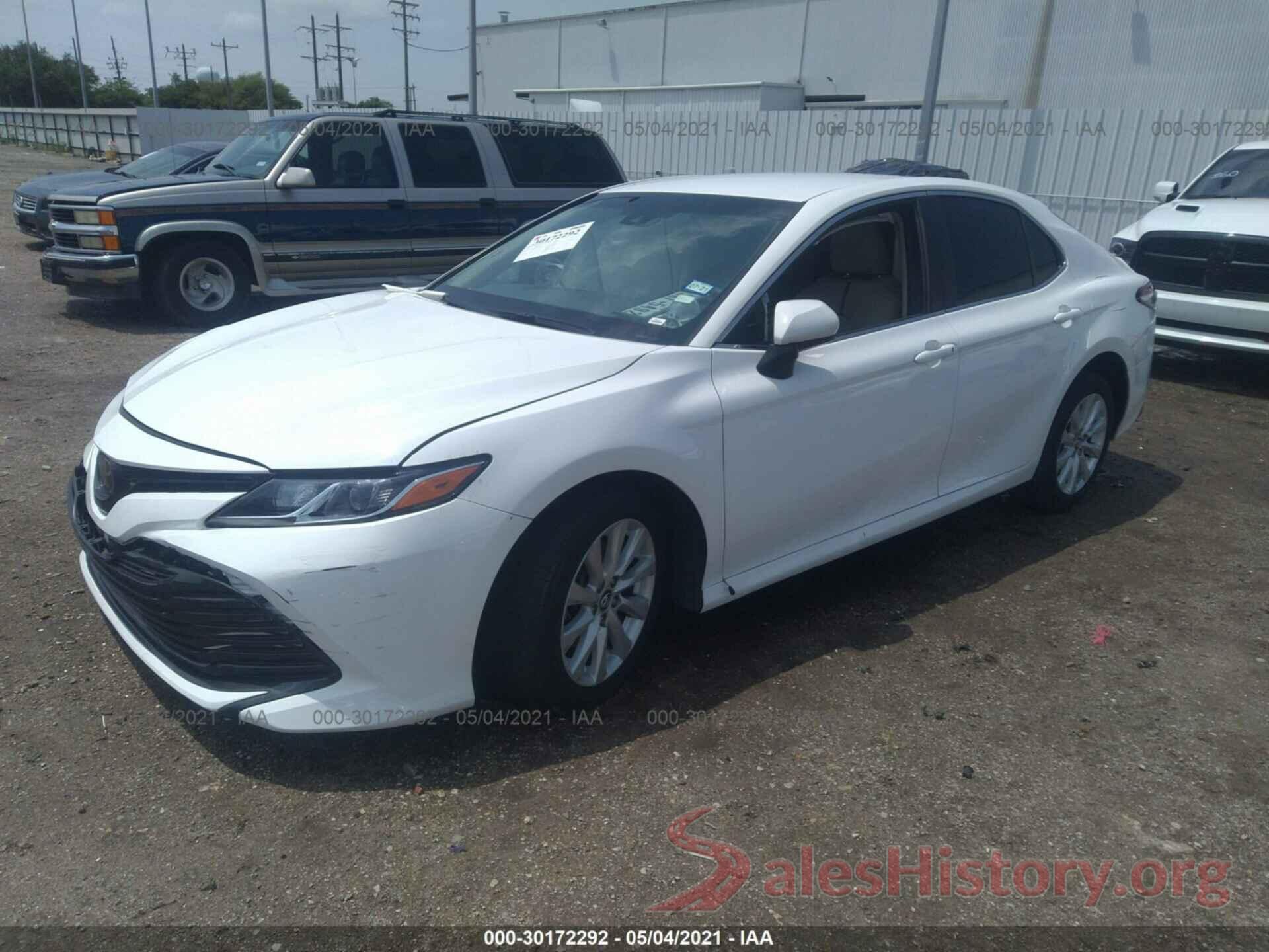 4T1B11HK5JU085621 2018 TOYOTA CAMRY