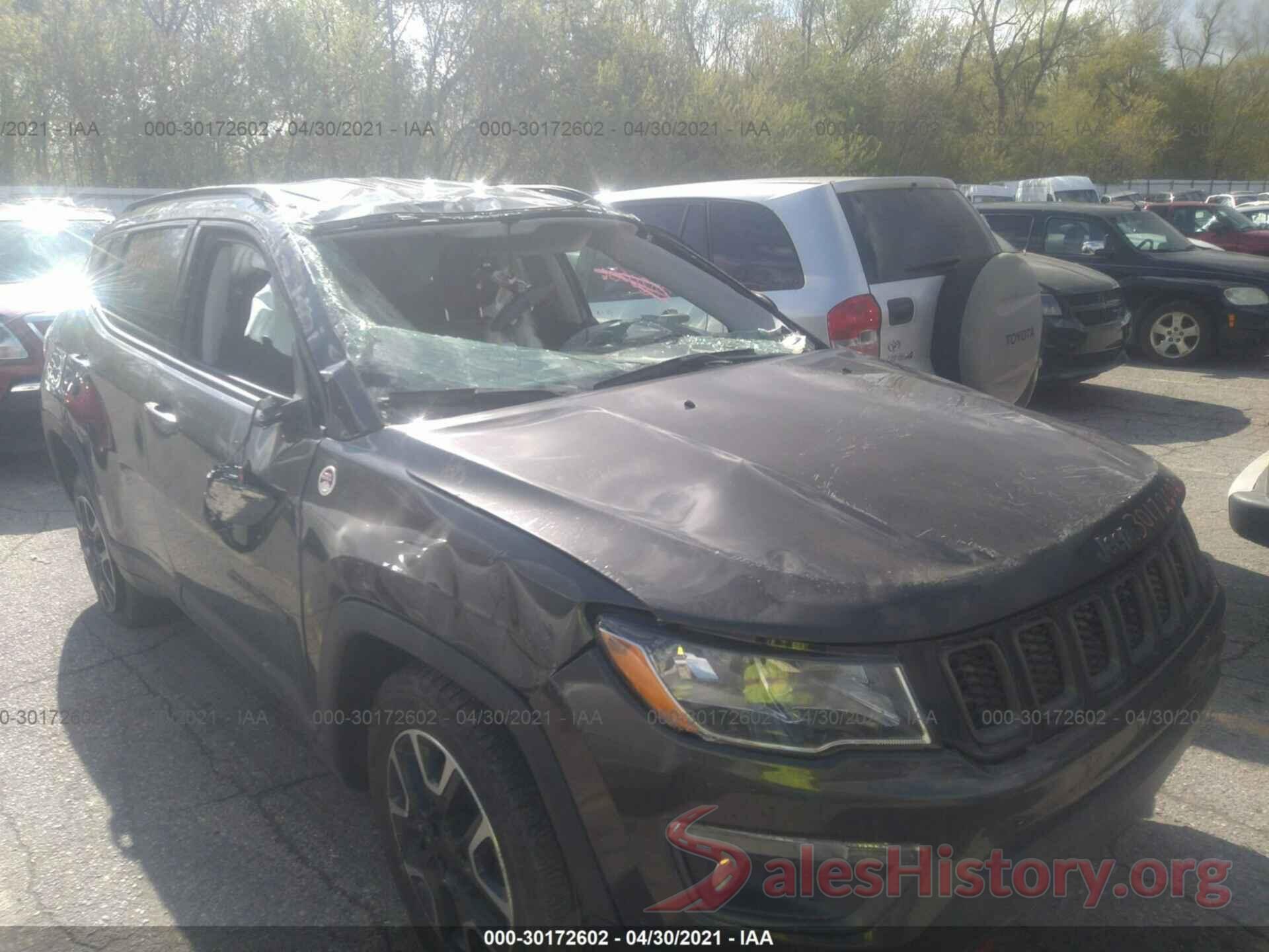 3C4NJDDB8KT765579 2019 JEEP COMPASS