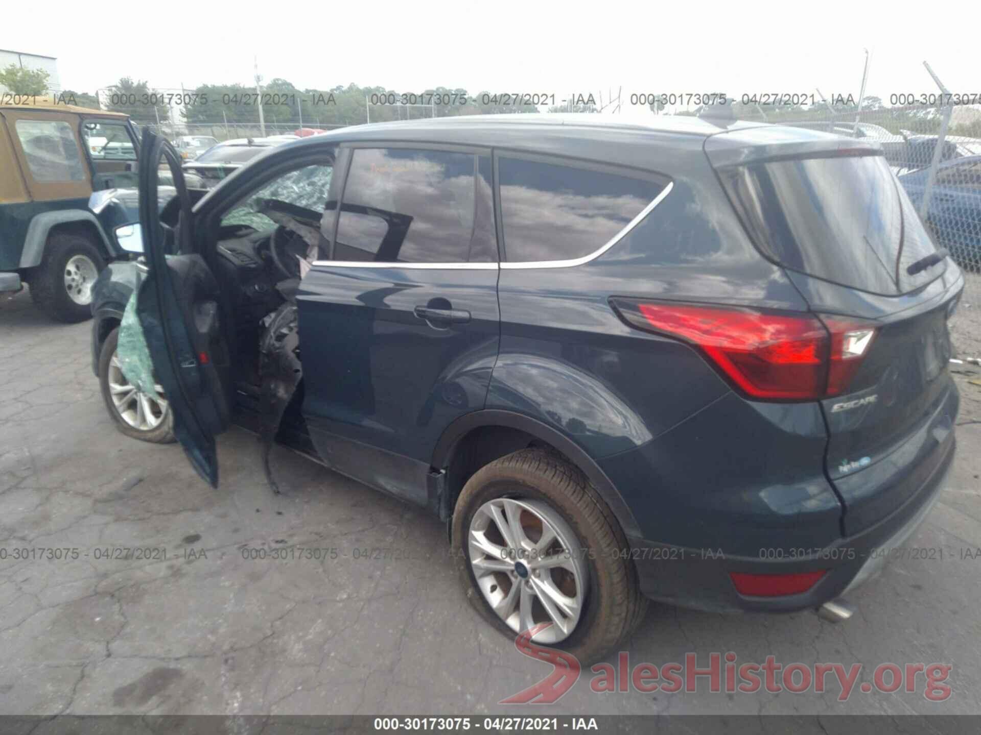 1FMCU0GD0KUB21421 2019 FORD ESCAPE