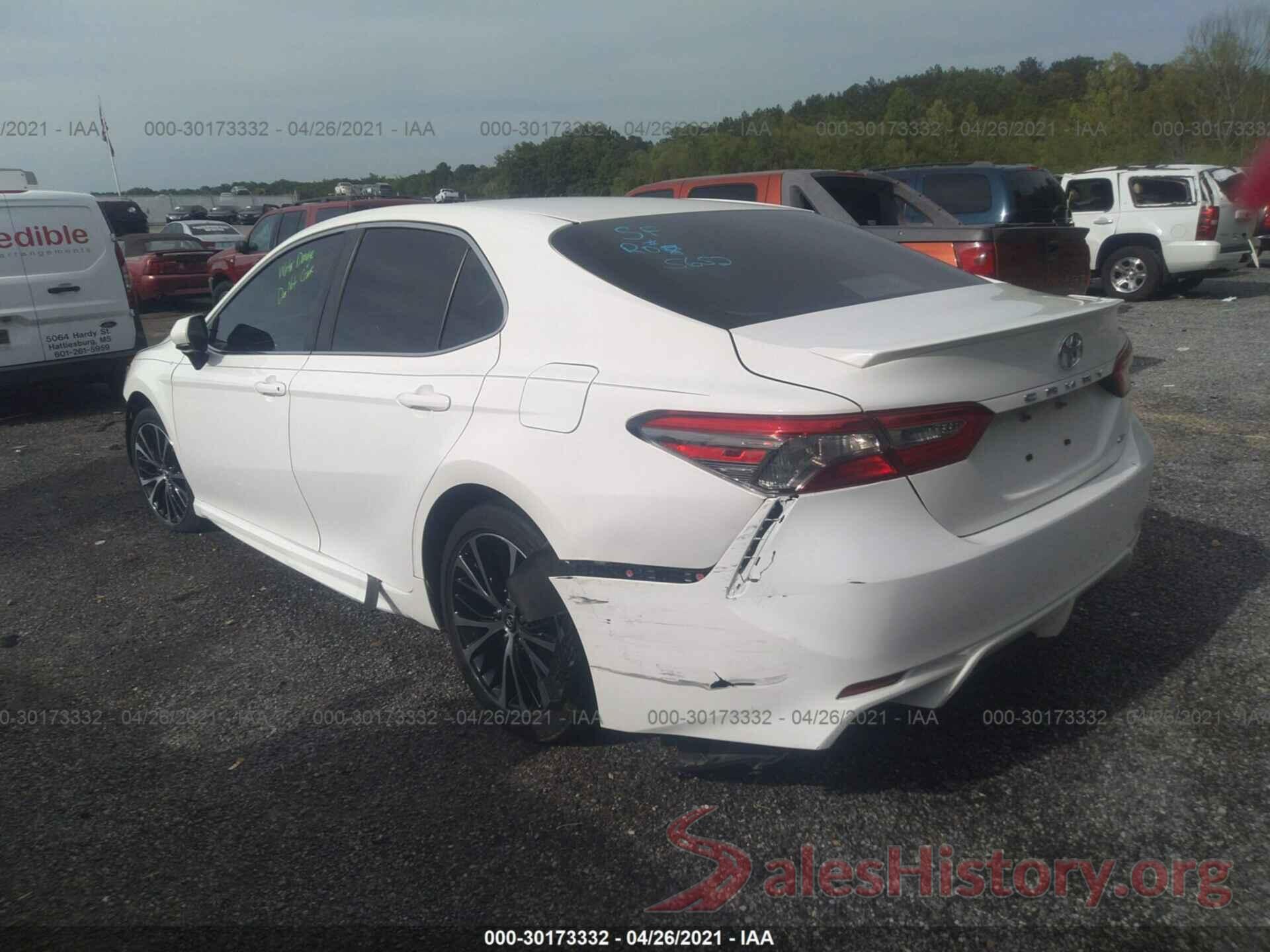 JTNB11HK3J3027979 2018 TOYOTA CAMRY