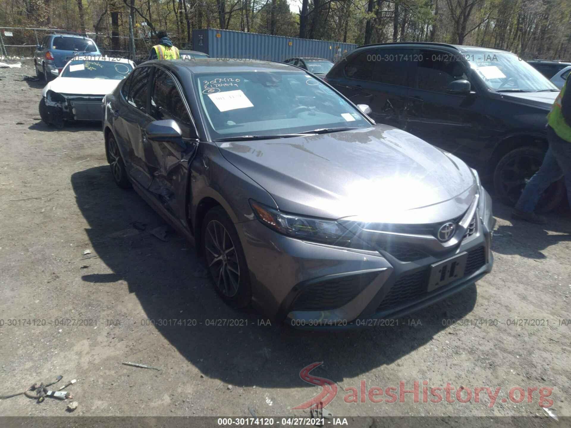 4T1G11AK2MU531681 2021 TOYOTA CAMRY