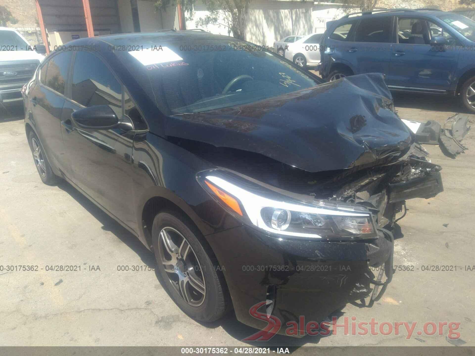 3KPFK4A7XHE018743 2017 KIA FORTE