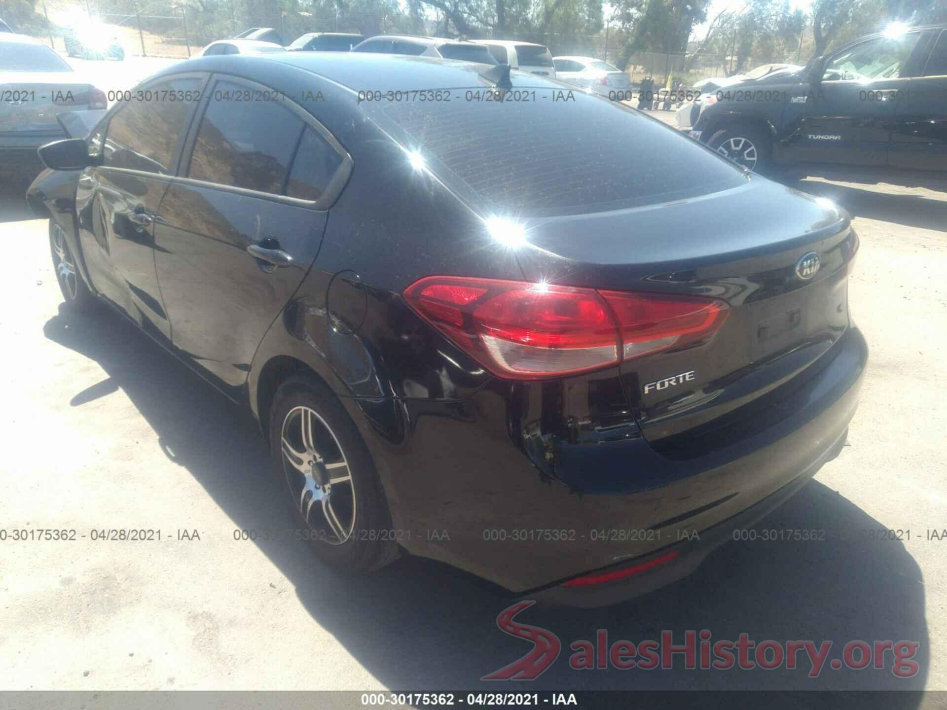 3KPFK4A7XHE018743 2017 KIA FORTE