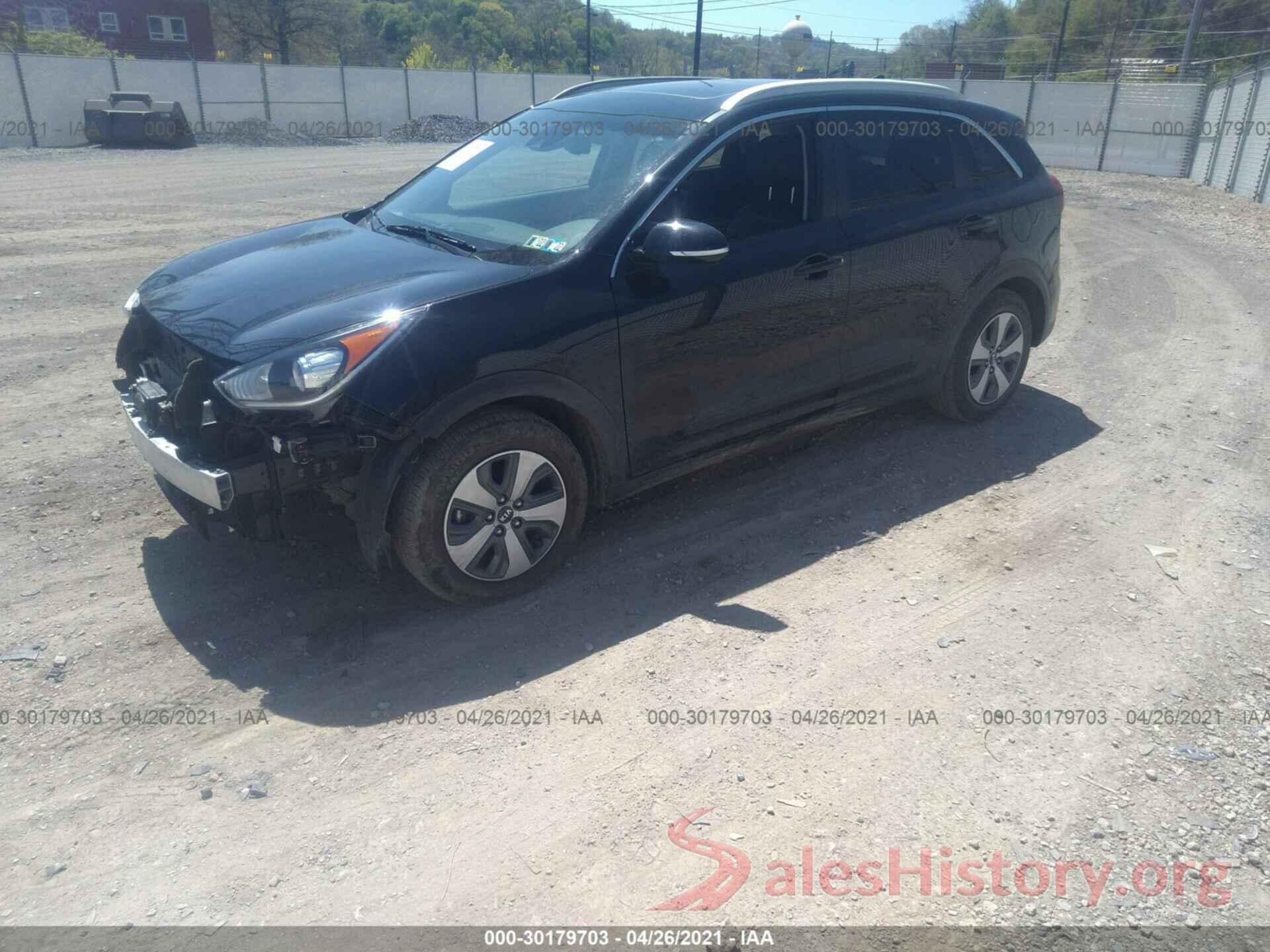 KNDCE3LC1J5154629 2018 KIA NIRO