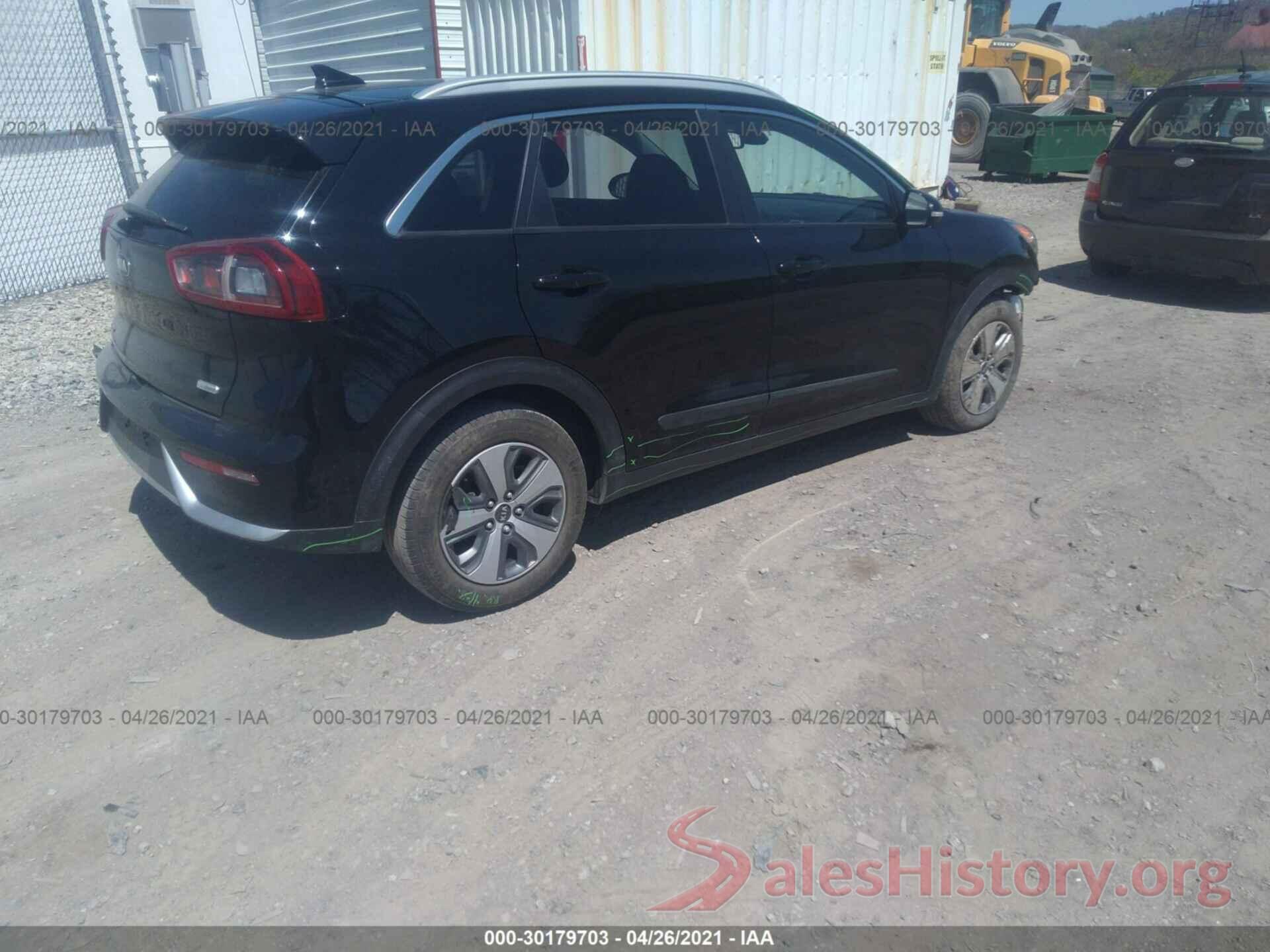 KNDCE3LC1J5154629 2018 KIA NIRO