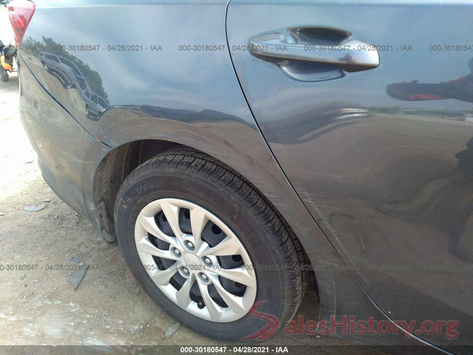 3KPF24AD9KE074203 2019 KIA FORTE