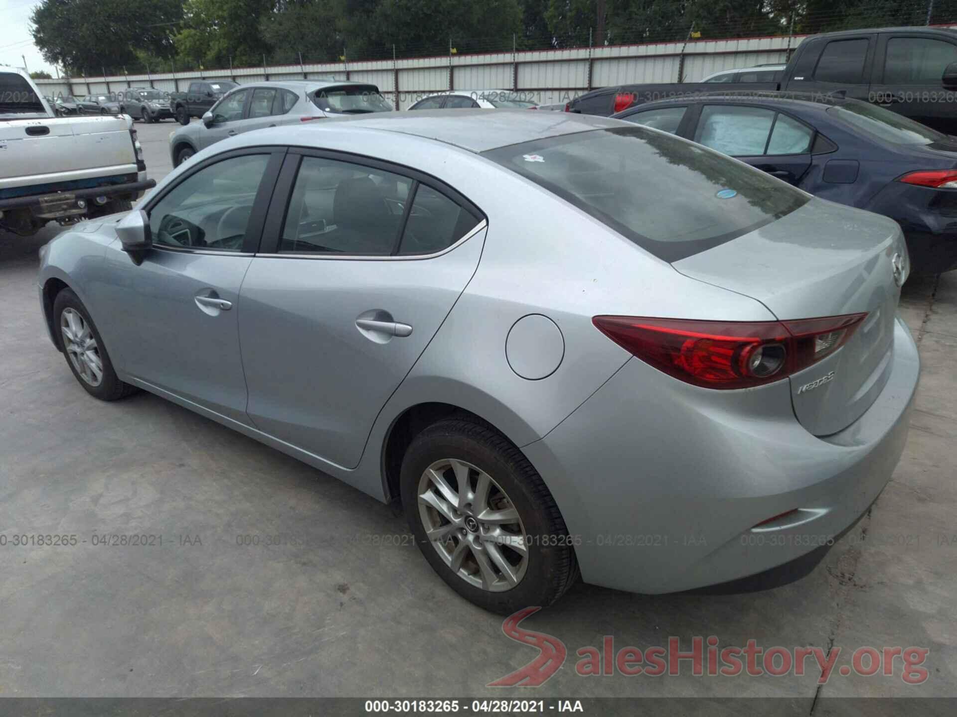 3MZBN1U70JM240667 2018 MAZDA MAZDA3 4-DOOR