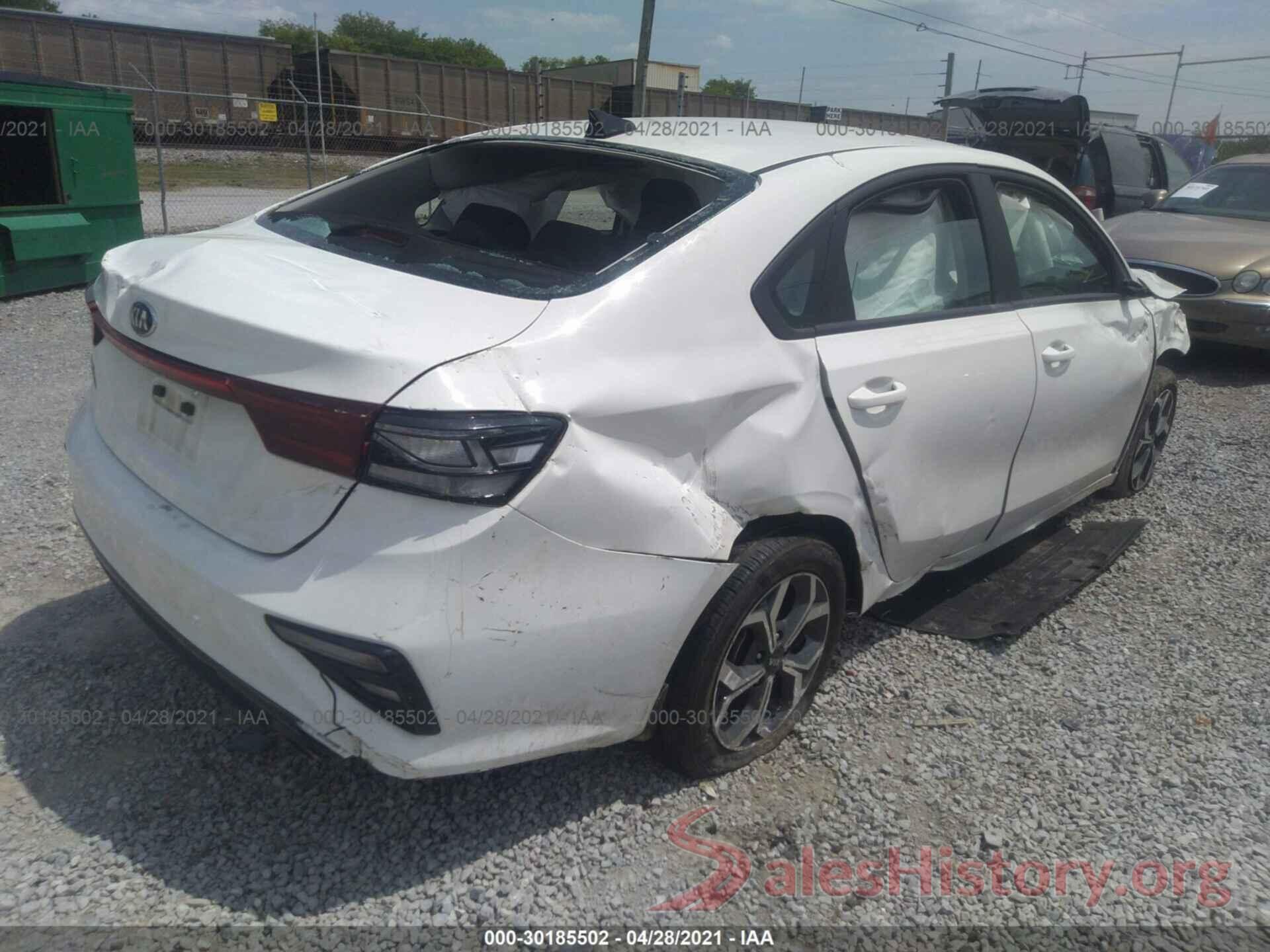 3KPF24AD2ME266260 2021 KIA FORTE