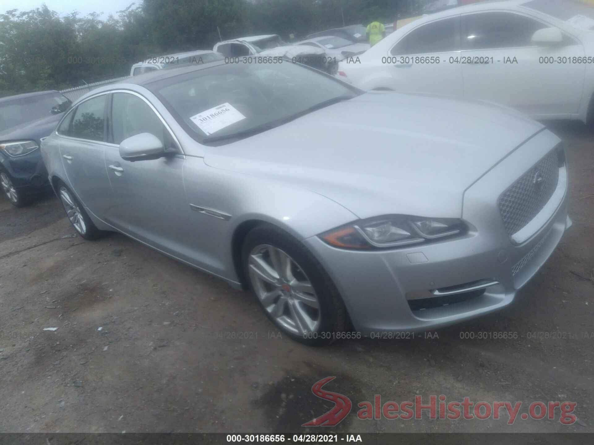 SAJWA2G73H8W09880 2017 JAGUAR XJ