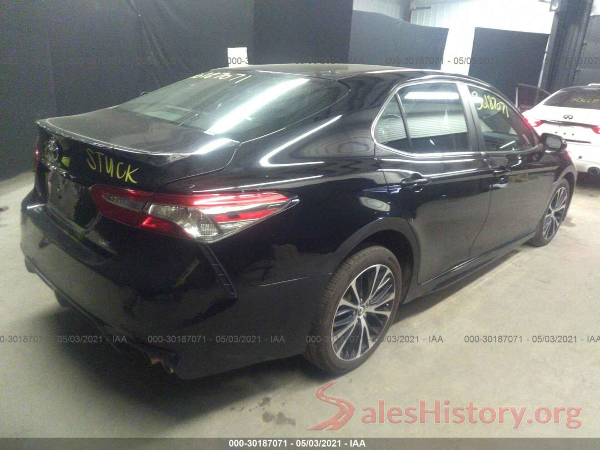 4T1B11HK9JU064464 2018 TOYOTA CAMRY