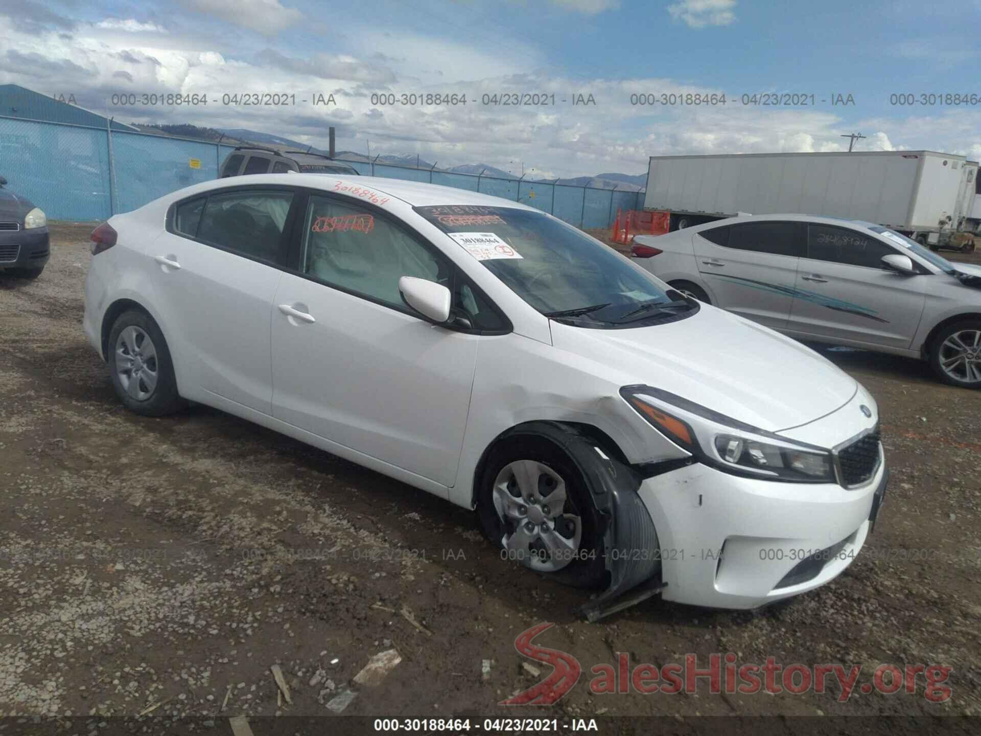 3KPFL4A71JE263689 2018 KIA FORTE