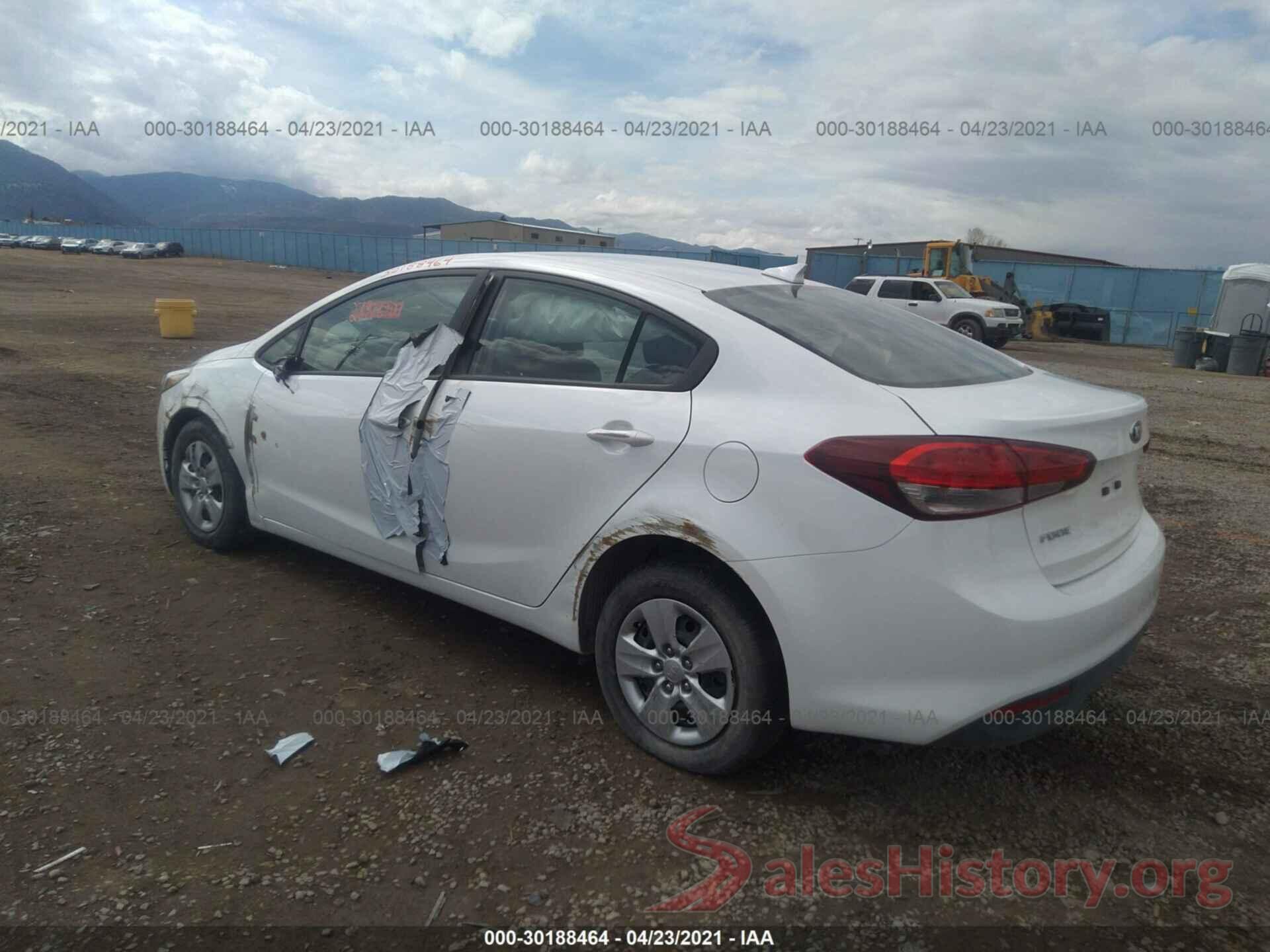 3KPFL4A71JE263689 2018 KIA FORTE