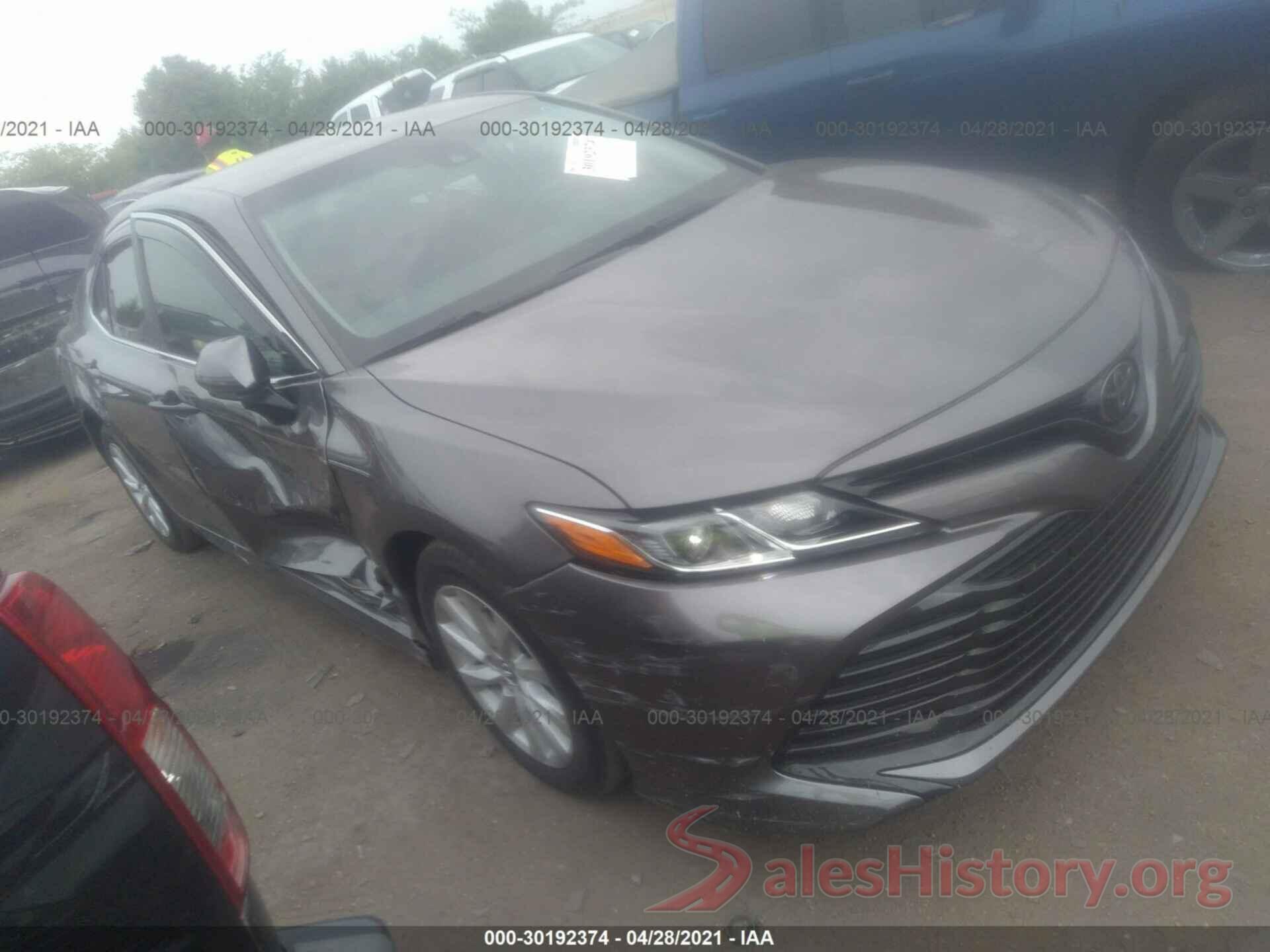 4T1B11HK8JU655885 2018 TOYOTA CAMRY