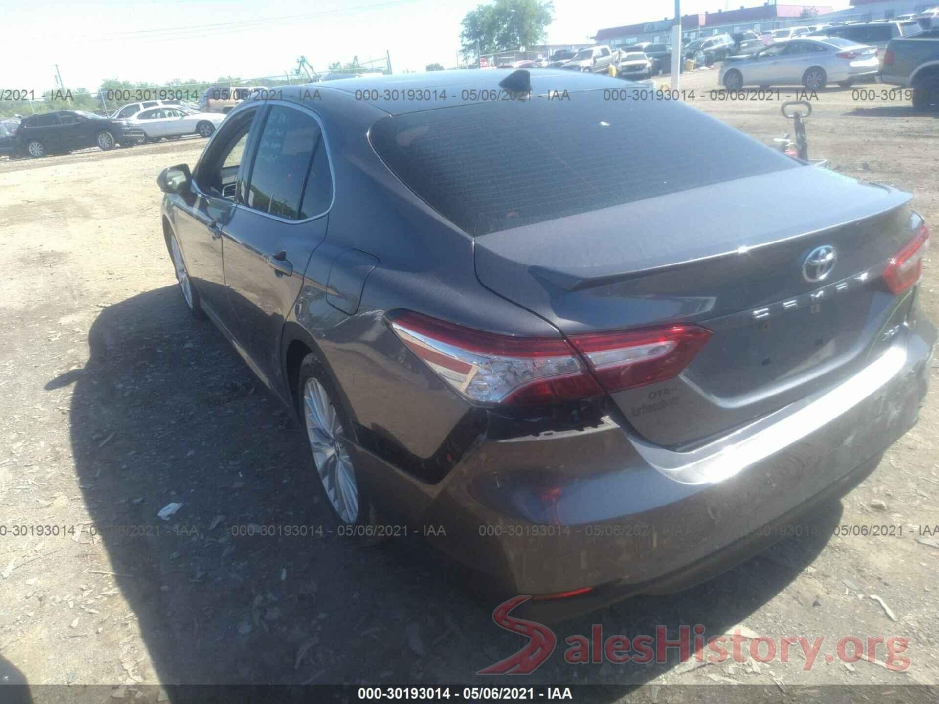 4T1B11HK3JU052844 2018 TOYOTA CAMRY