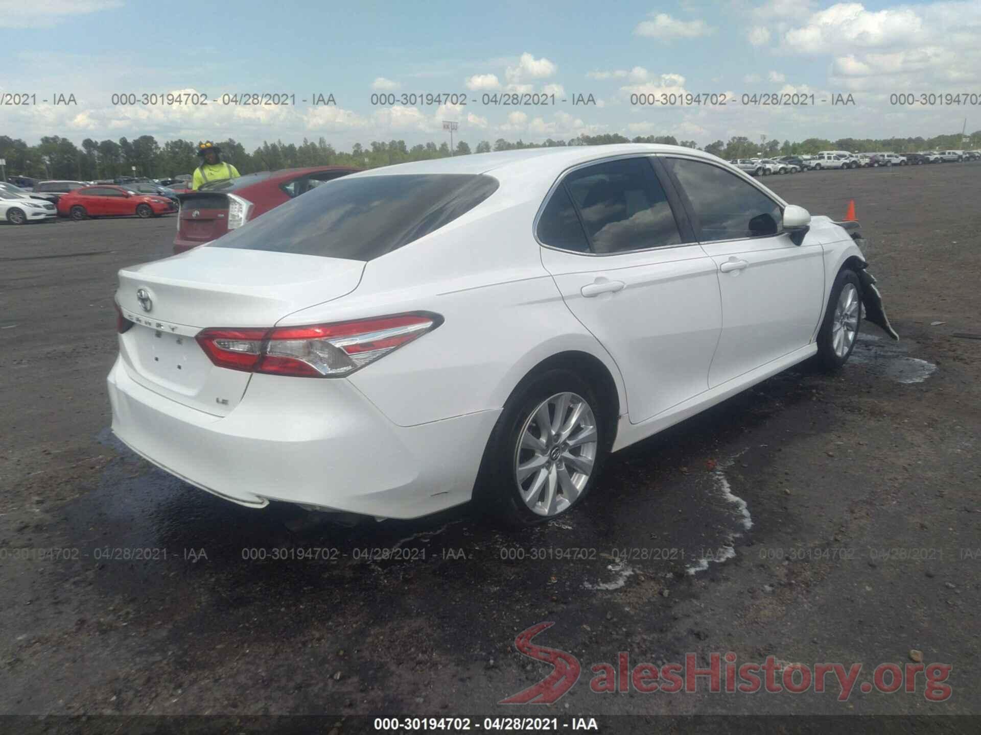 4T1B11HK2JU505089 2018 TOYOTA CAMRY