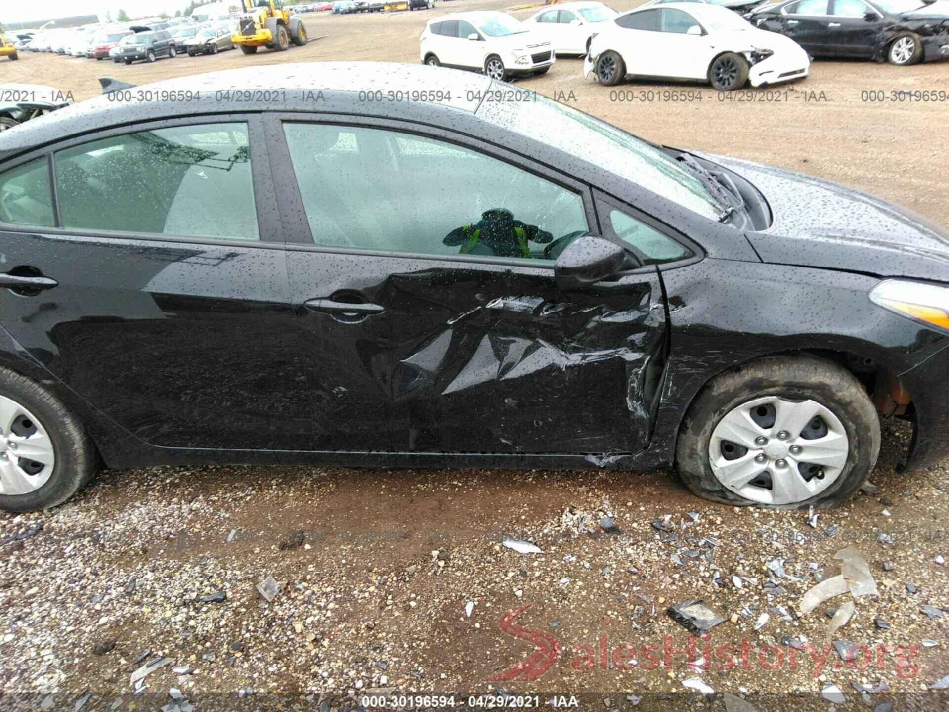 3KPFK4A70JE177499 2018 KIA FORTE