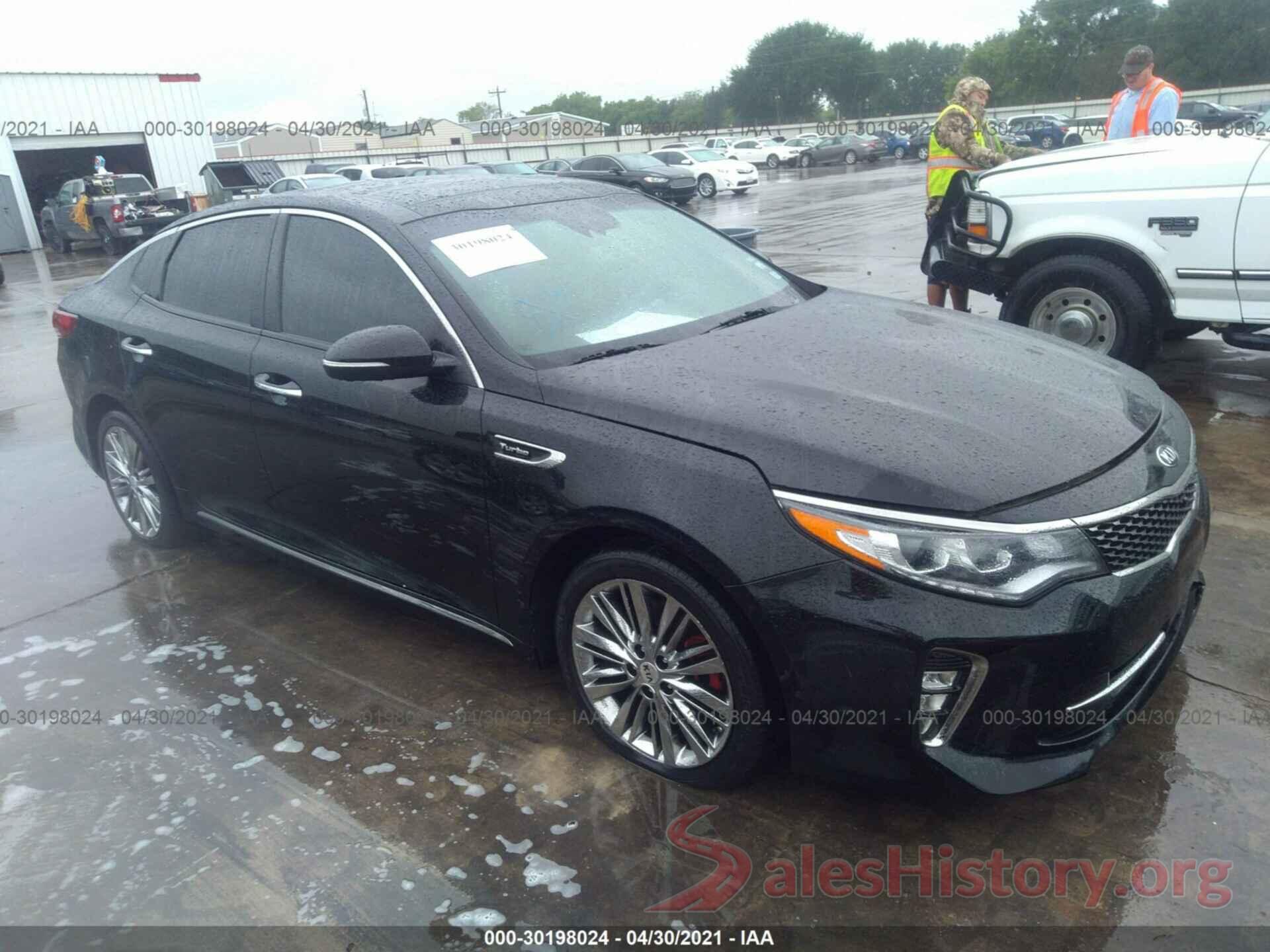 5XXGV4L28JG205876 2018 KIA OPTIMA