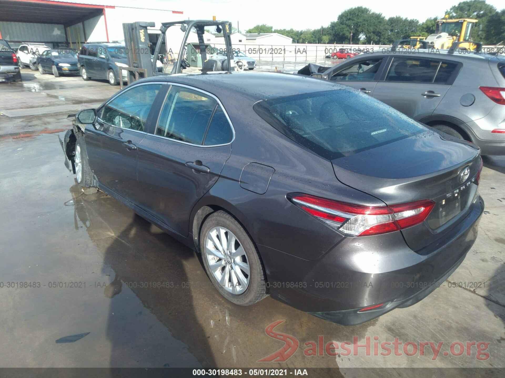 4T1B11HK2JU533653 2018 TOYOTA CAMRY