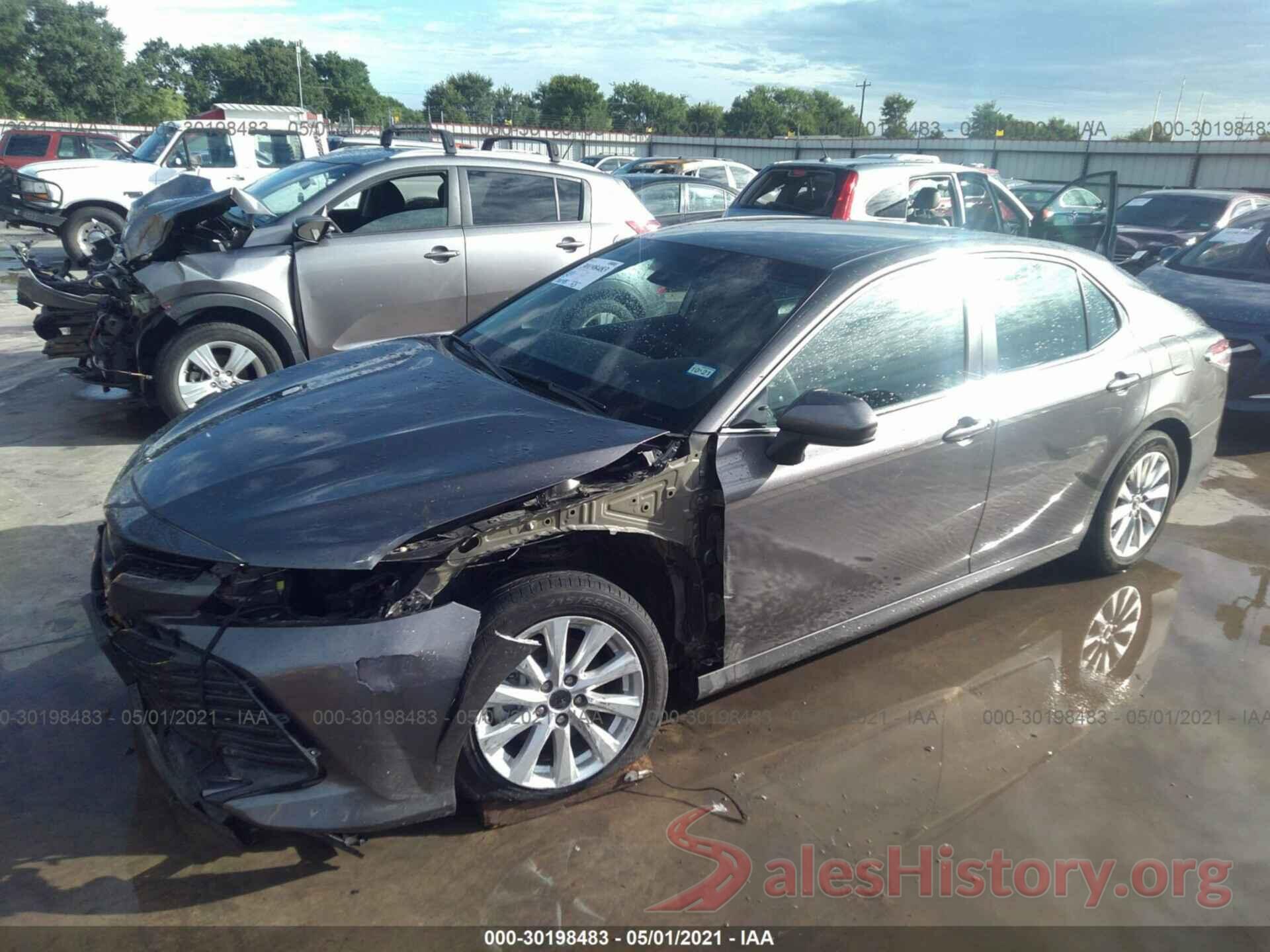 4T1B11HK2JU533653 2018 TOYOTA CAMRY