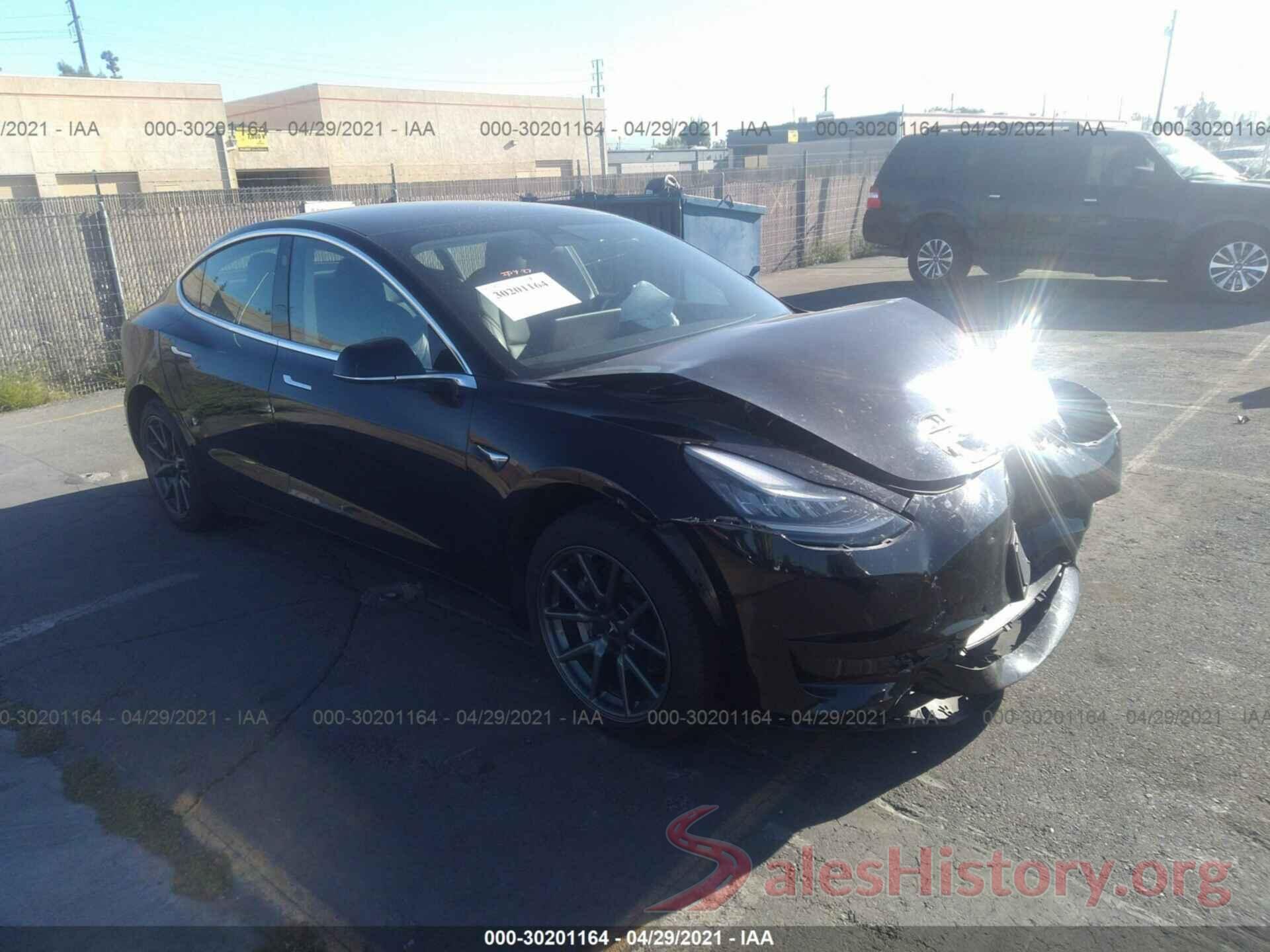 5YJ3E1EA0KF399499 2019 TESLA MODEL 3