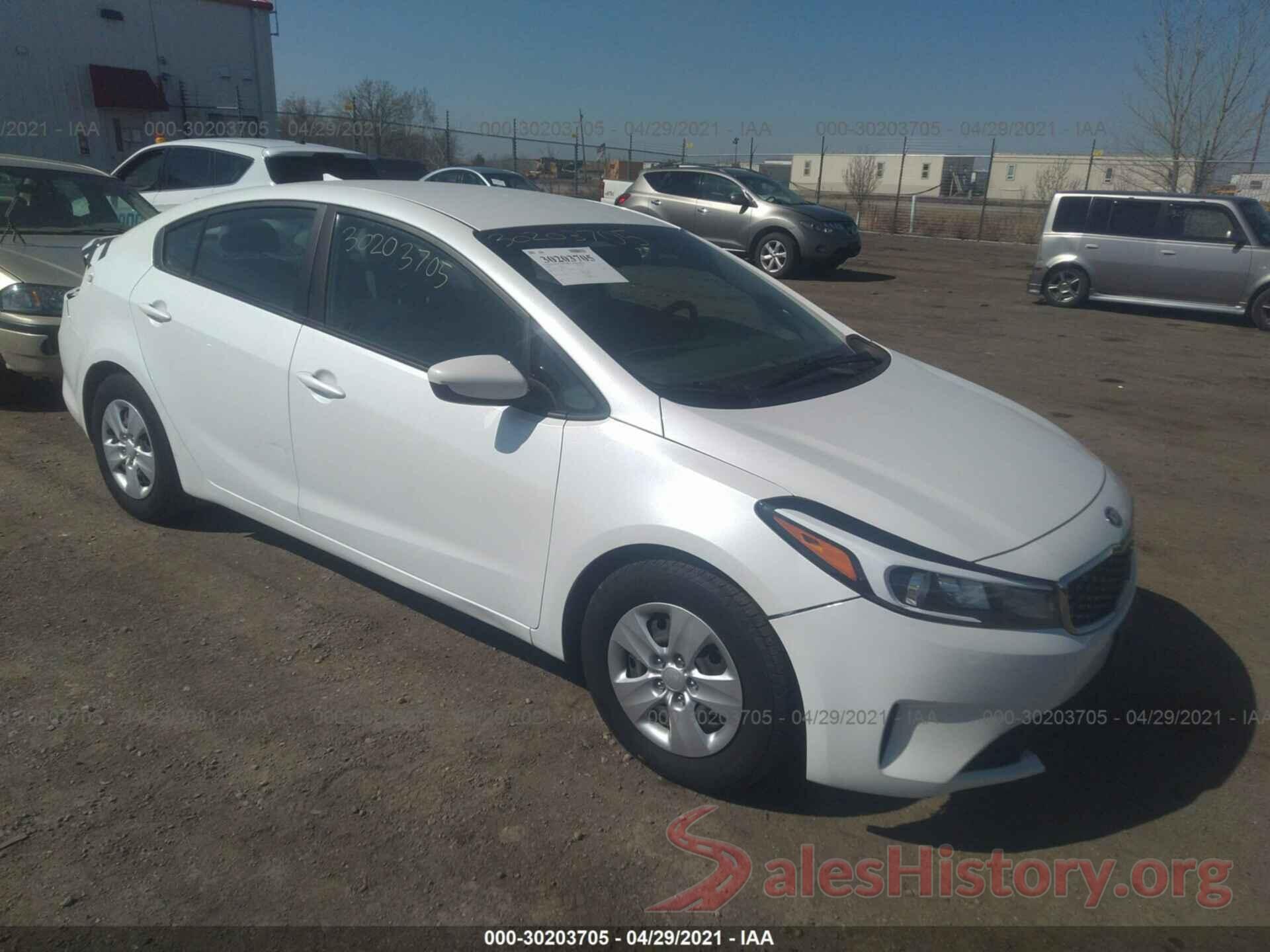 3KPFL4A77JE187119 2018 KIA FORTE