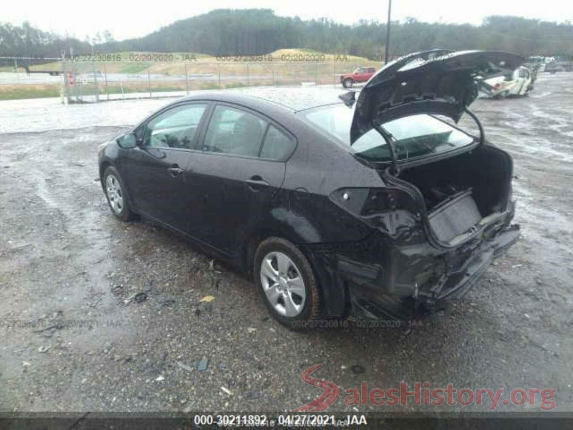 3KPFK4A77HE038268 2017 KIA FORTE