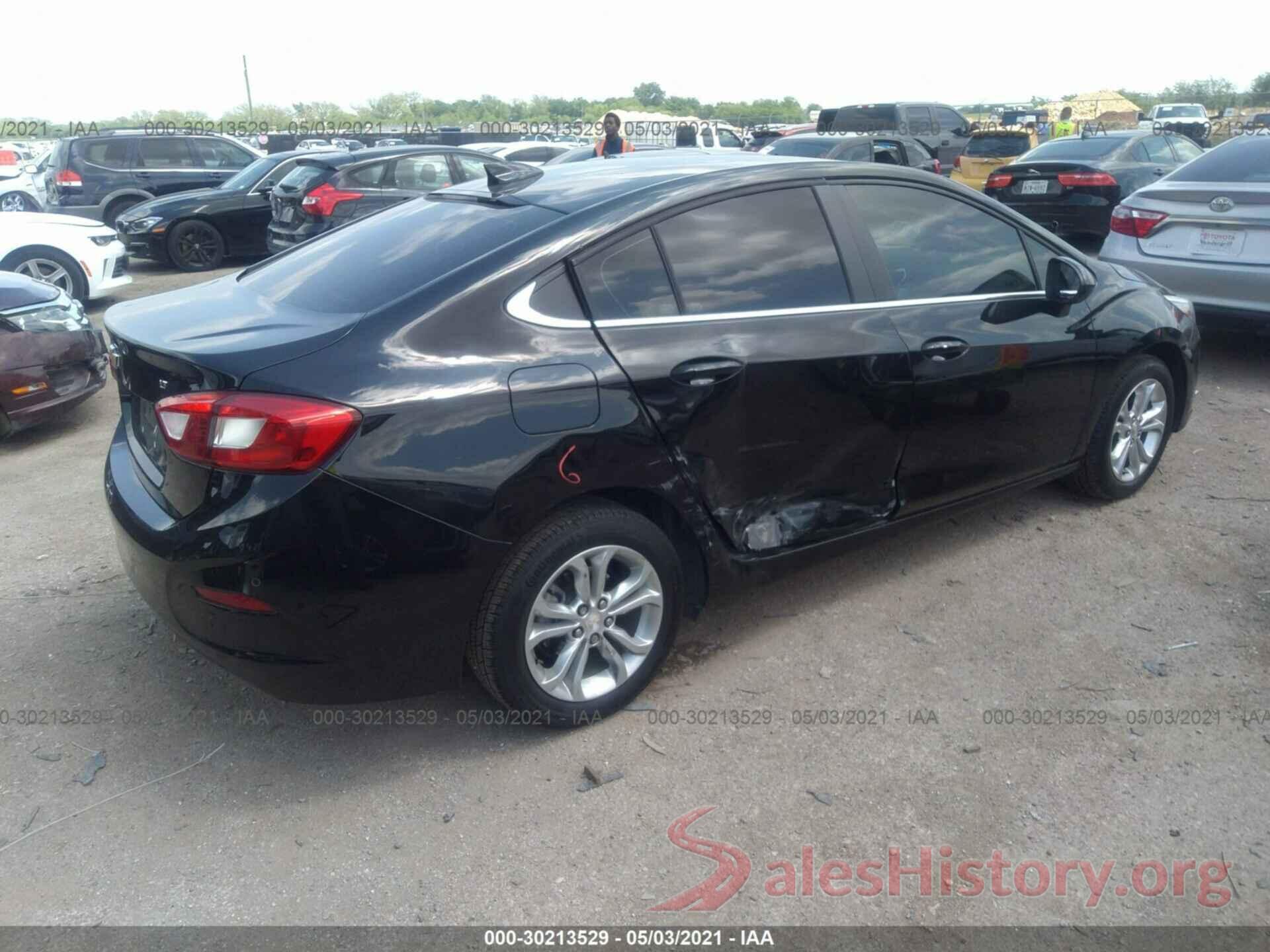 1G1BE5SMXK7143483 2019 CHEVROLET CRUZE