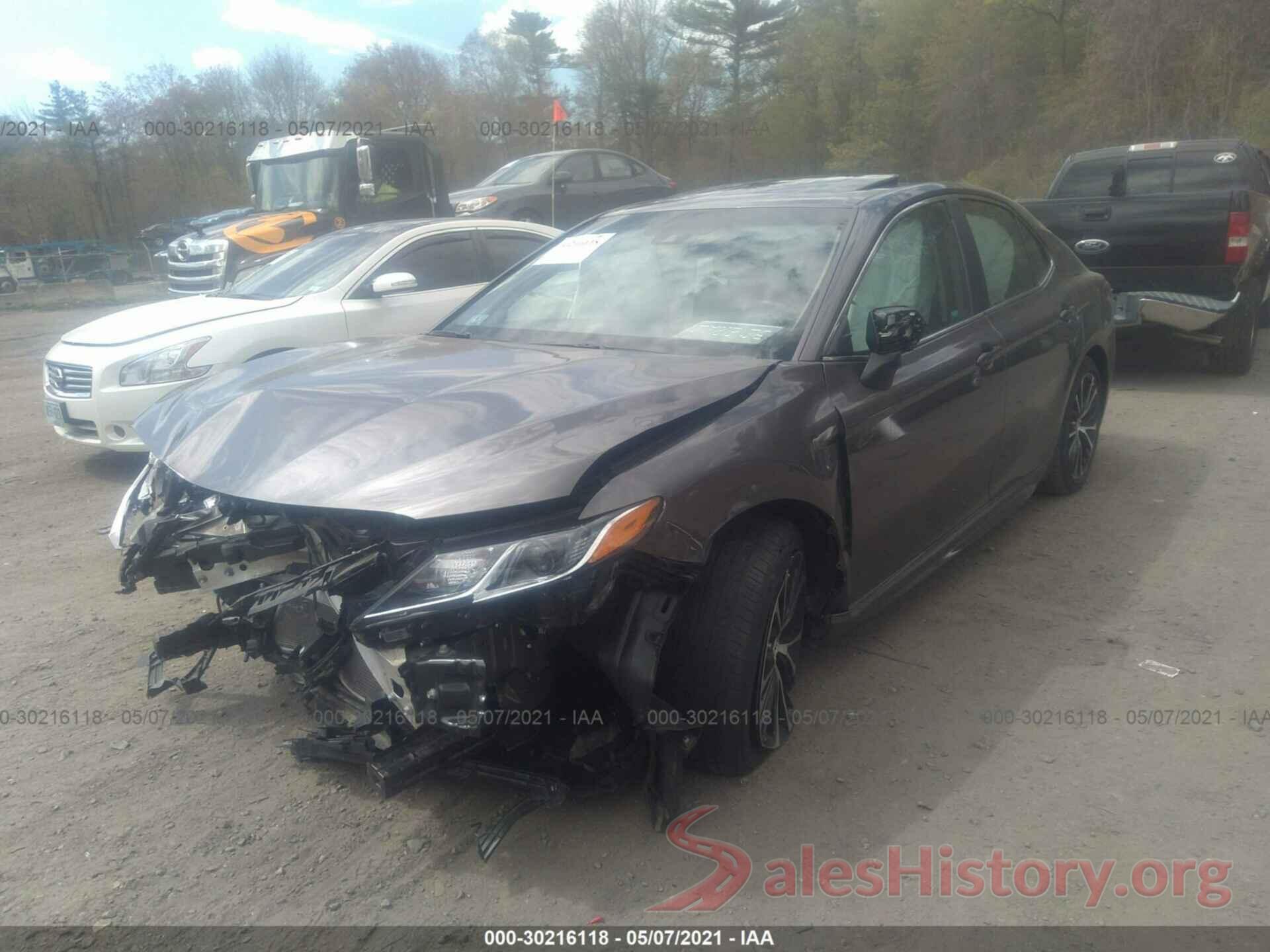 4T1B11HK8JU568021 2018 TOYOTA CAMRY