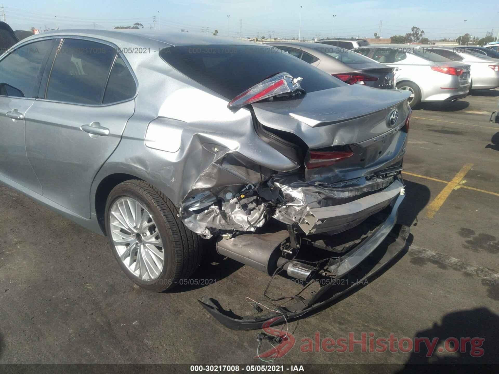 4T1B21HK7JU508406 2018 TOYOTA CAMRY