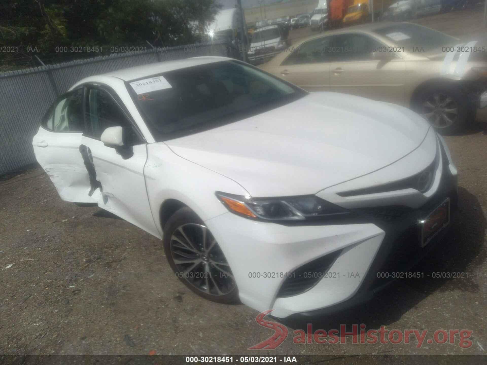 4T1B11HK7JU597137 2018 TOYOTA CAMRY