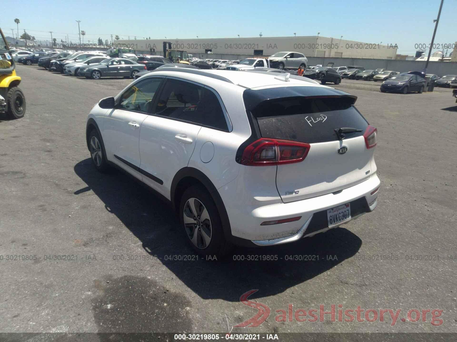 KNDCB3LC8K5290377 2019 KIA NIRO