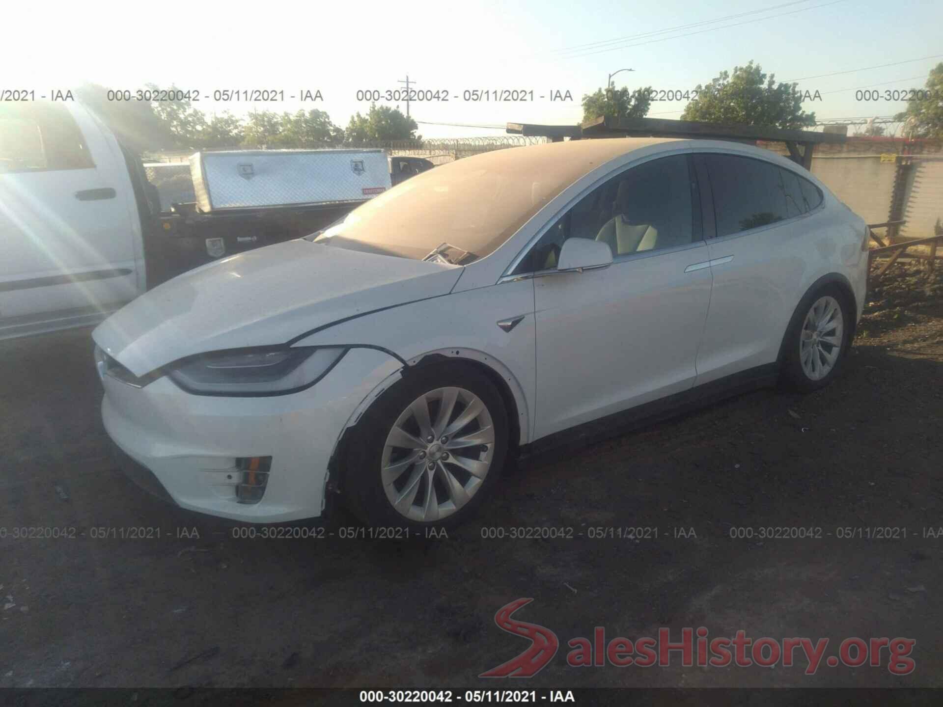 5YJXCBE26LF272294 2020 TESLA MODEL X