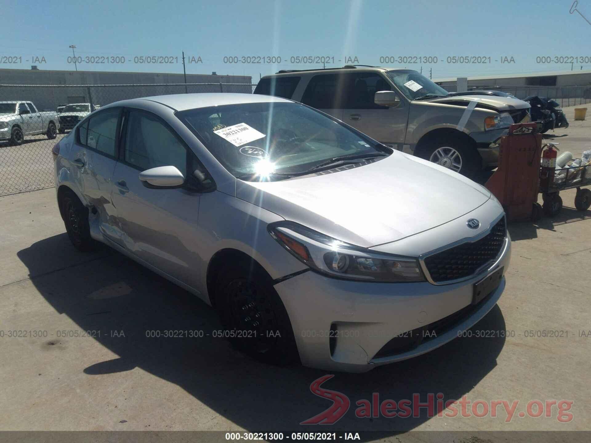 3KPFK4A72HE093937 2017 KIA FORTE