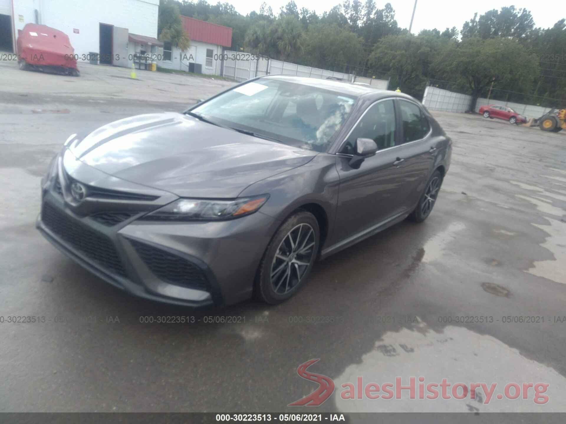 4T1G11AK1MU560976 2021 TOYOTA CAMRY