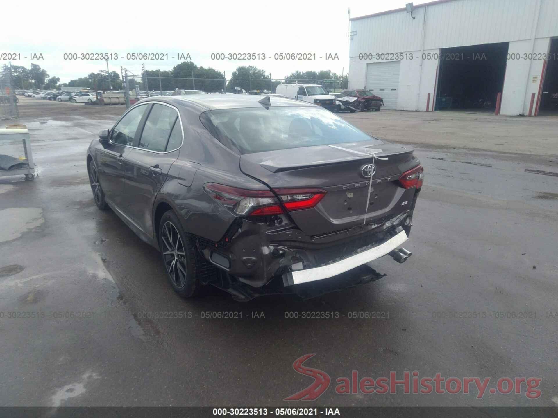 4T1G11AK1MU560976 2021 TOYOTA CAMRY