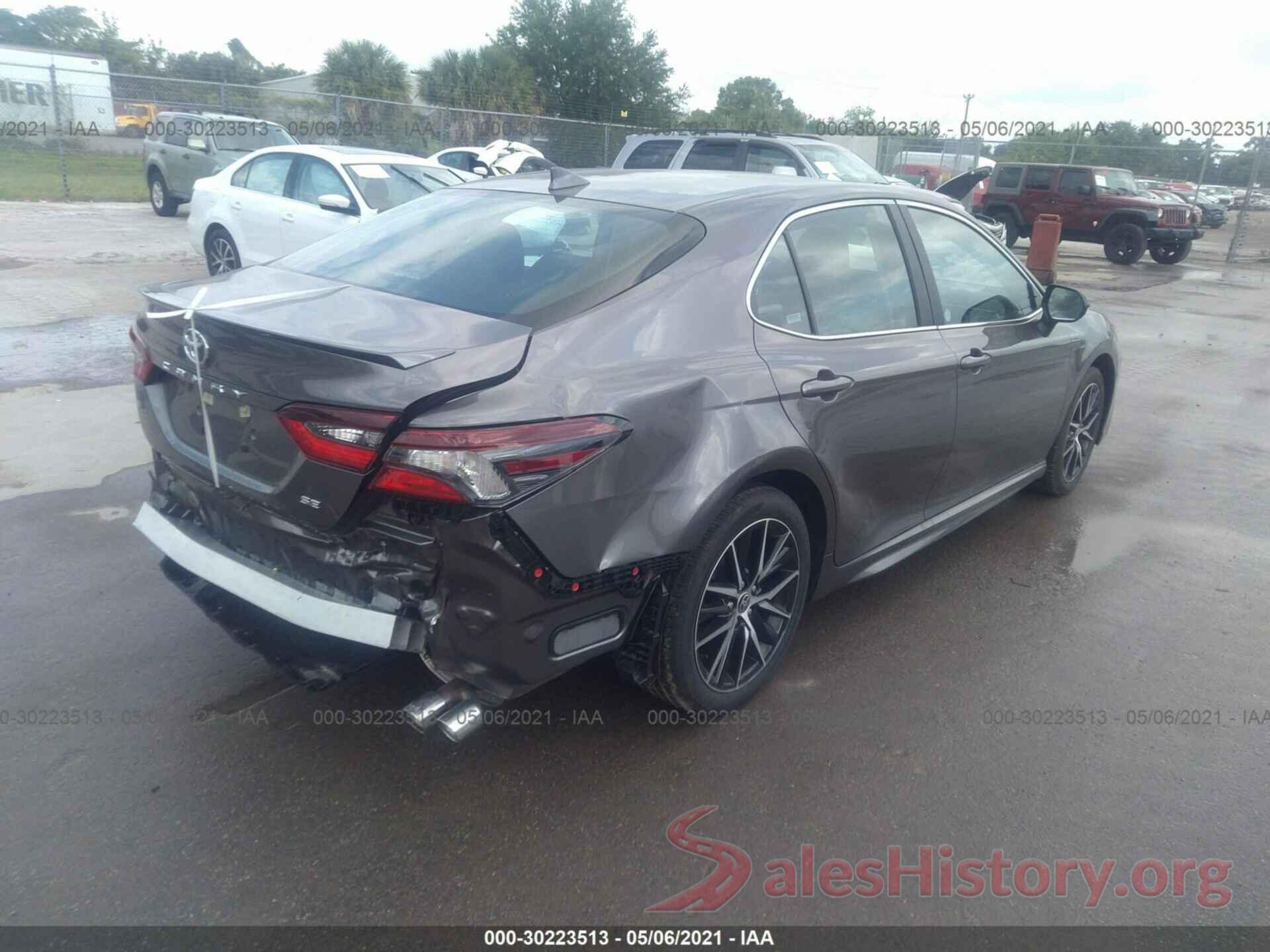 4T1G11AK1MU560976 2021 TOYOTA CAMRY