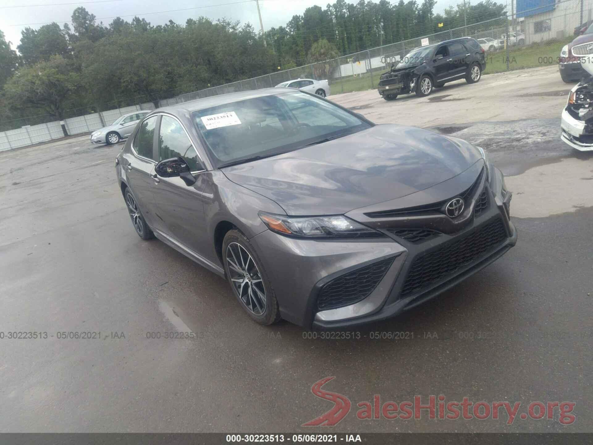 4T1G11AK1MU560976 2021 TOYOTA CAMRY